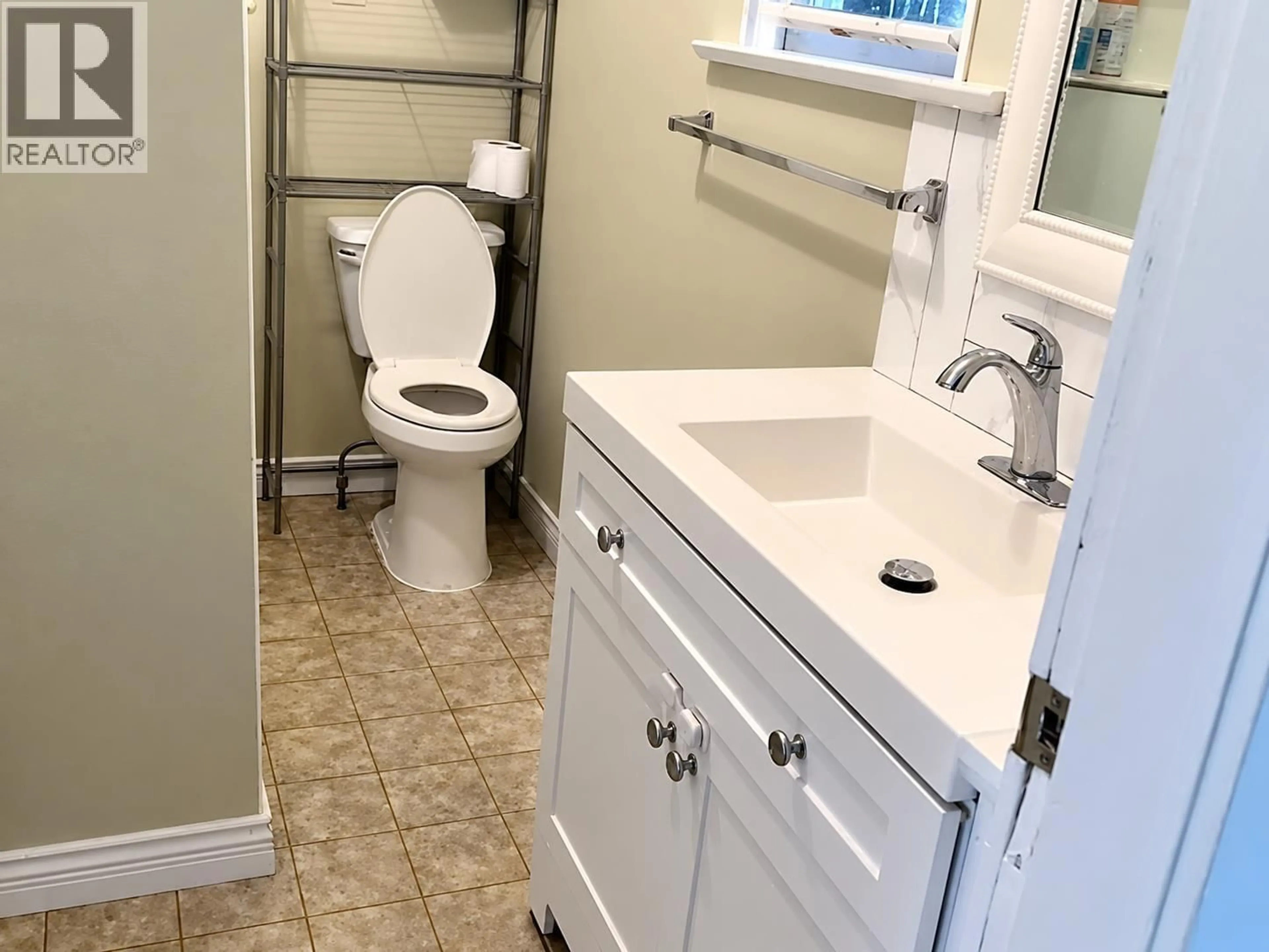 Standard bathroom, ceramic/tile floor for 3253 SCHOOL AVENUE, Vancouver British Columbia V5R5N4