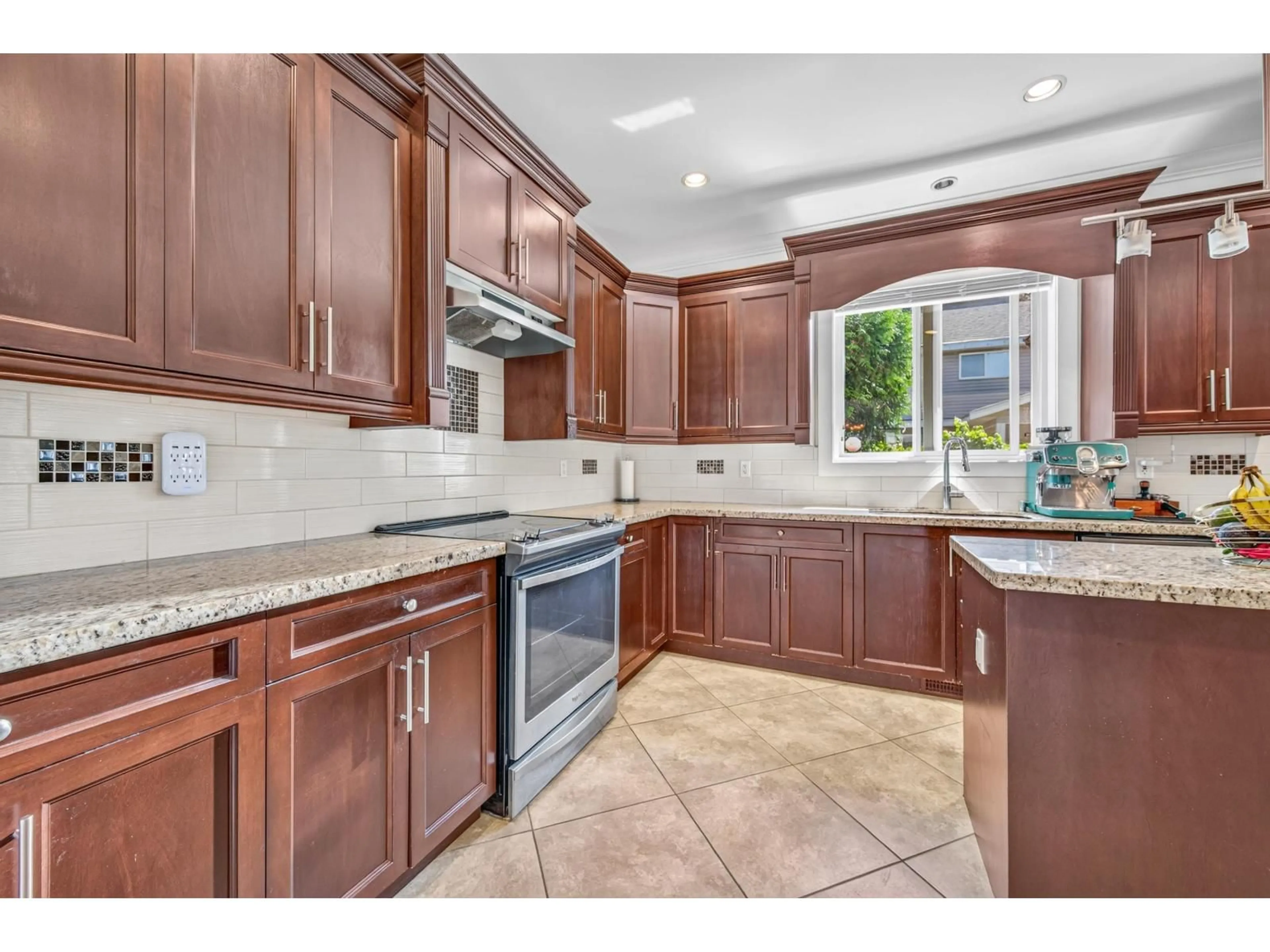 Unknown for 7336 201B STREET, Langley British Columbia V2Y3G3