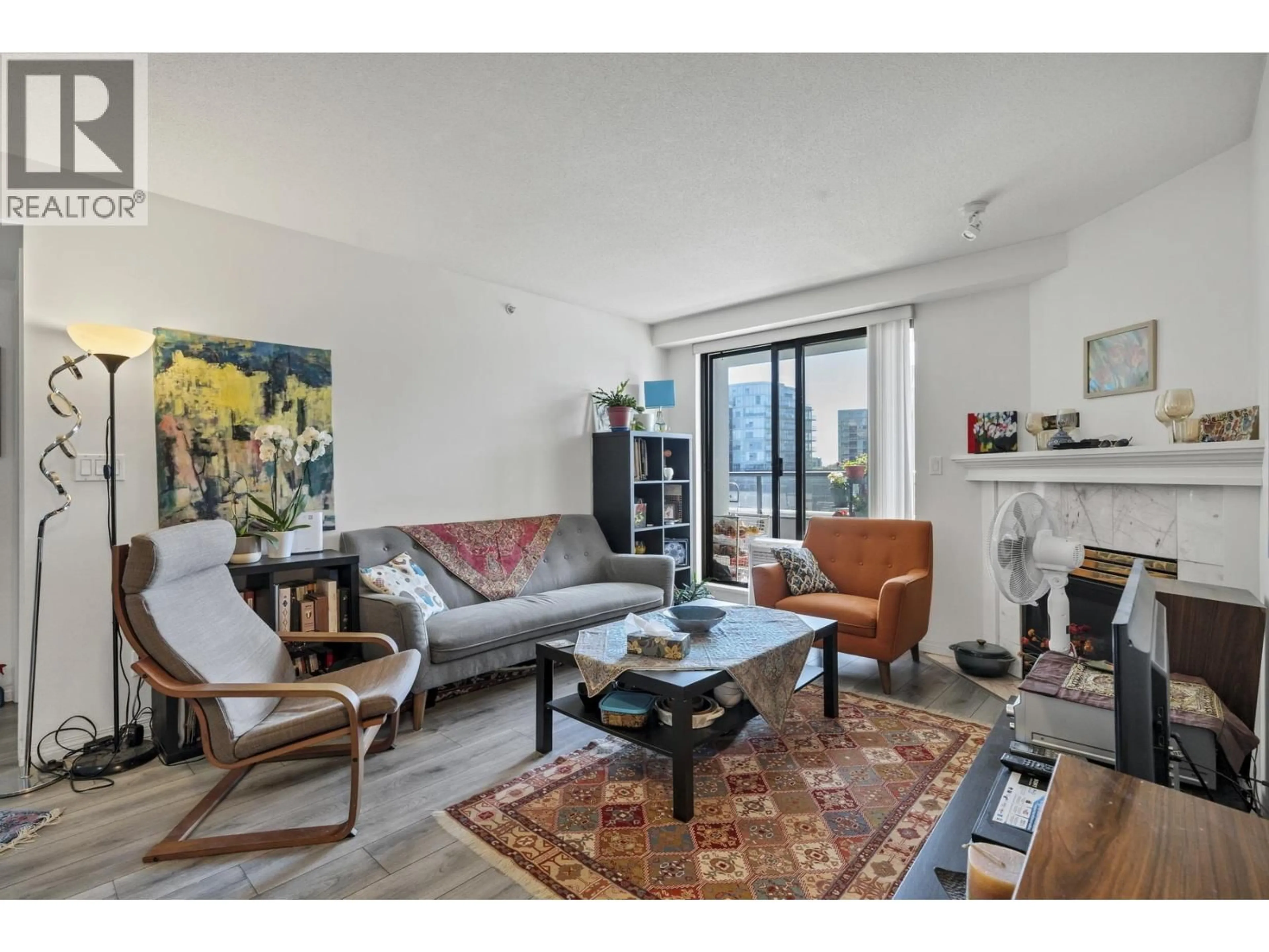 Living room with furniture, unknown for 910 - 6611 COONEY ROAD, Richmond British Columbia V6Y4C5