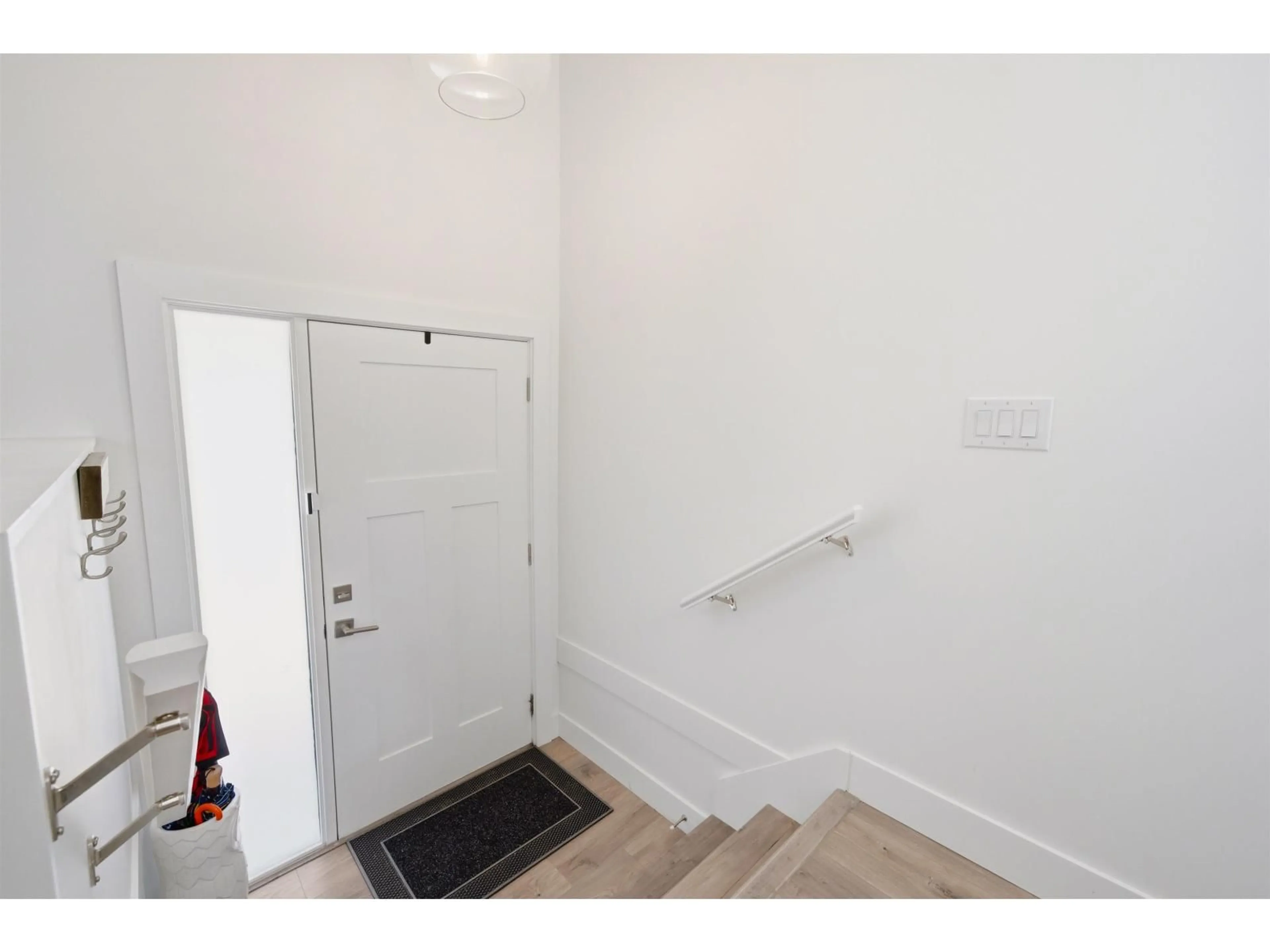Indoor entryway for 8157 202 STREET, Langley British Columbia V2Y3K2