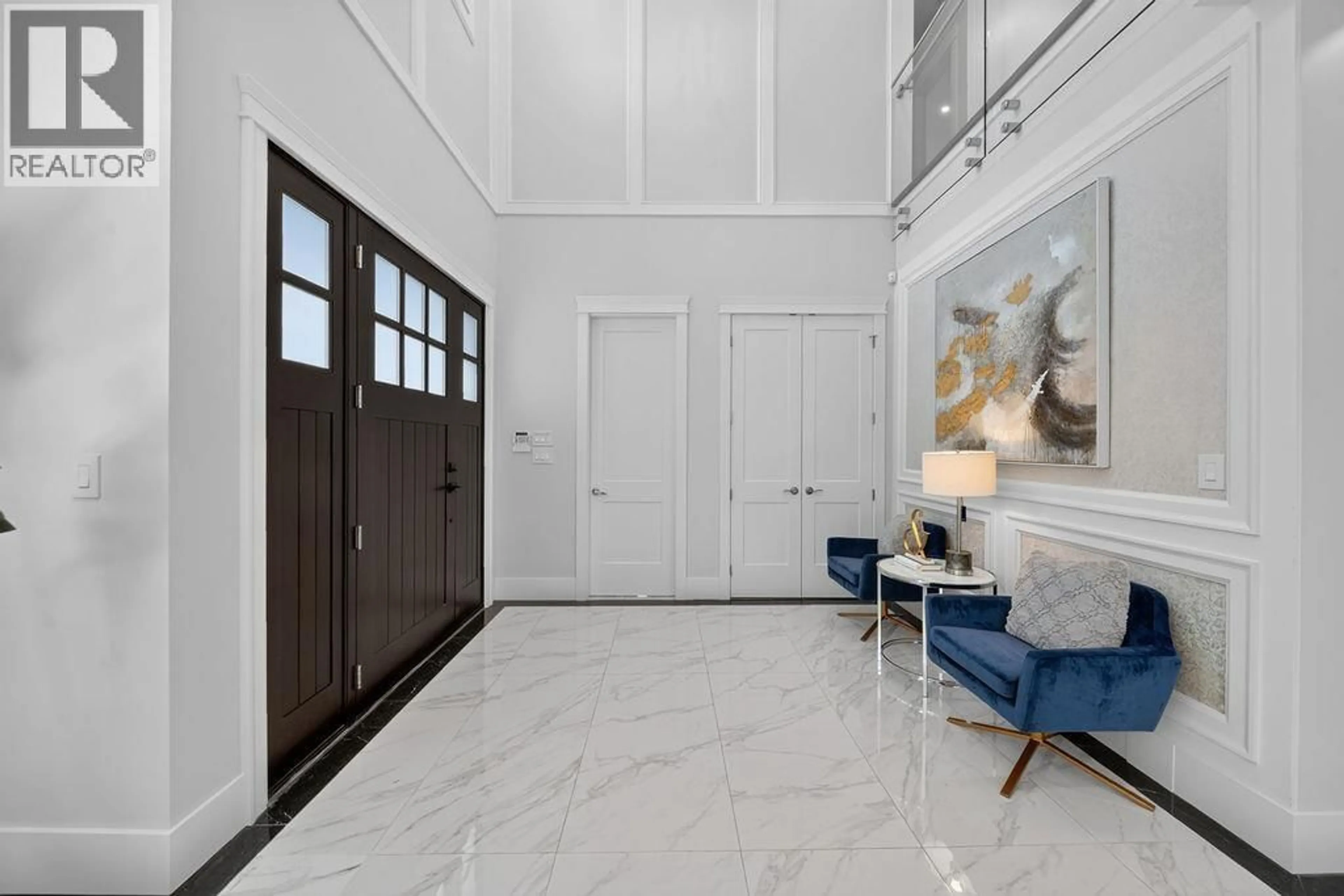 Indoor entryway for 6669 GEORGIA STREET, Burnaby British Columbia V5B4G4
