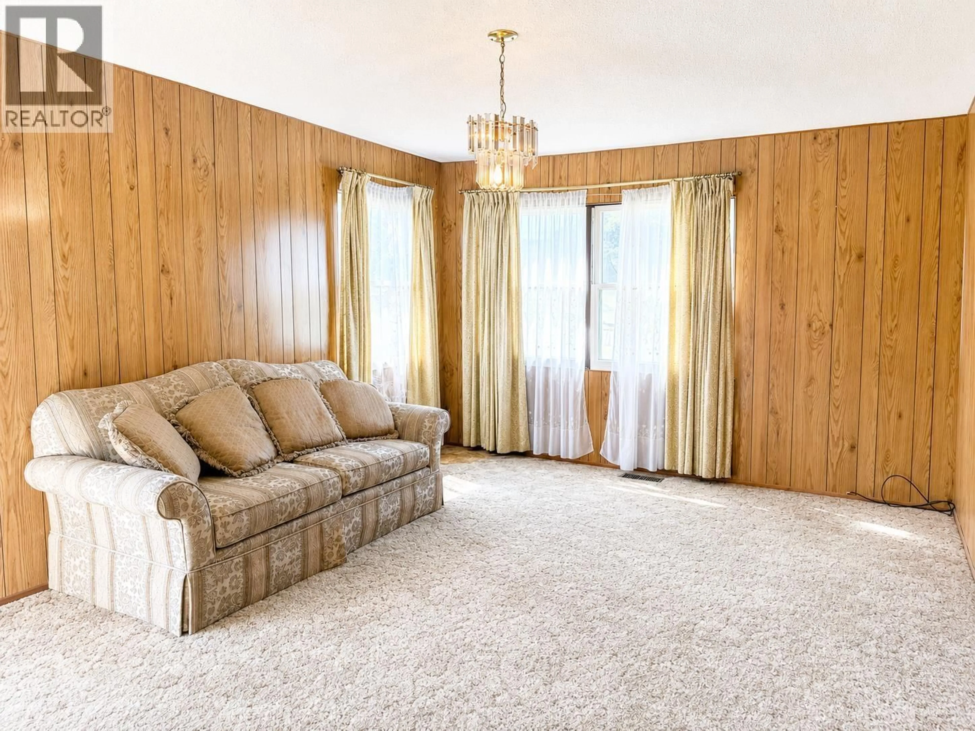 Living room with furniture, carpet floor for 5 BRANT STREET, Kitimat British Columbia V8C1R5