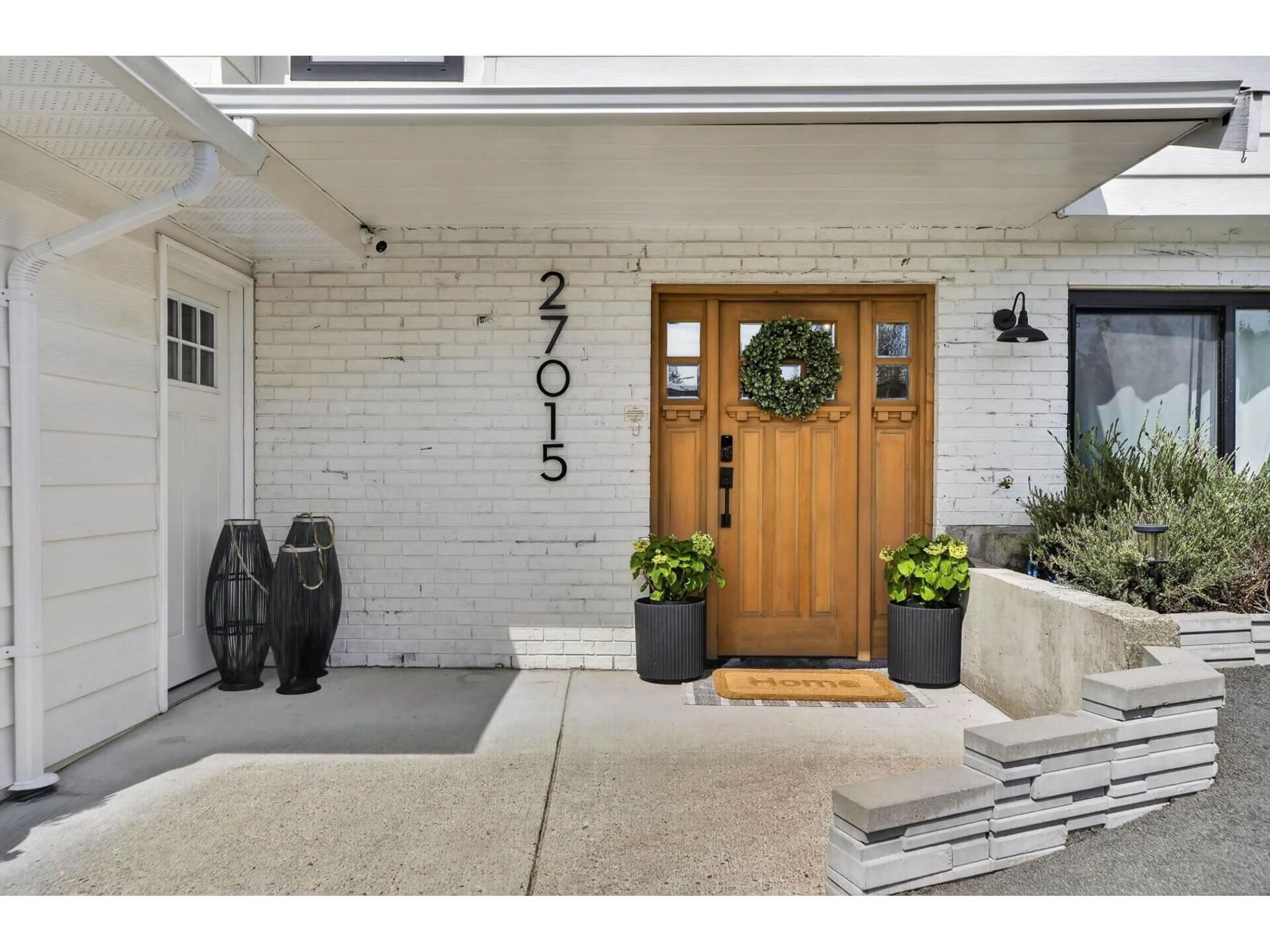 Indoor entryway for 27015 34A AVENUE, Langley British Columbia V4W3H3