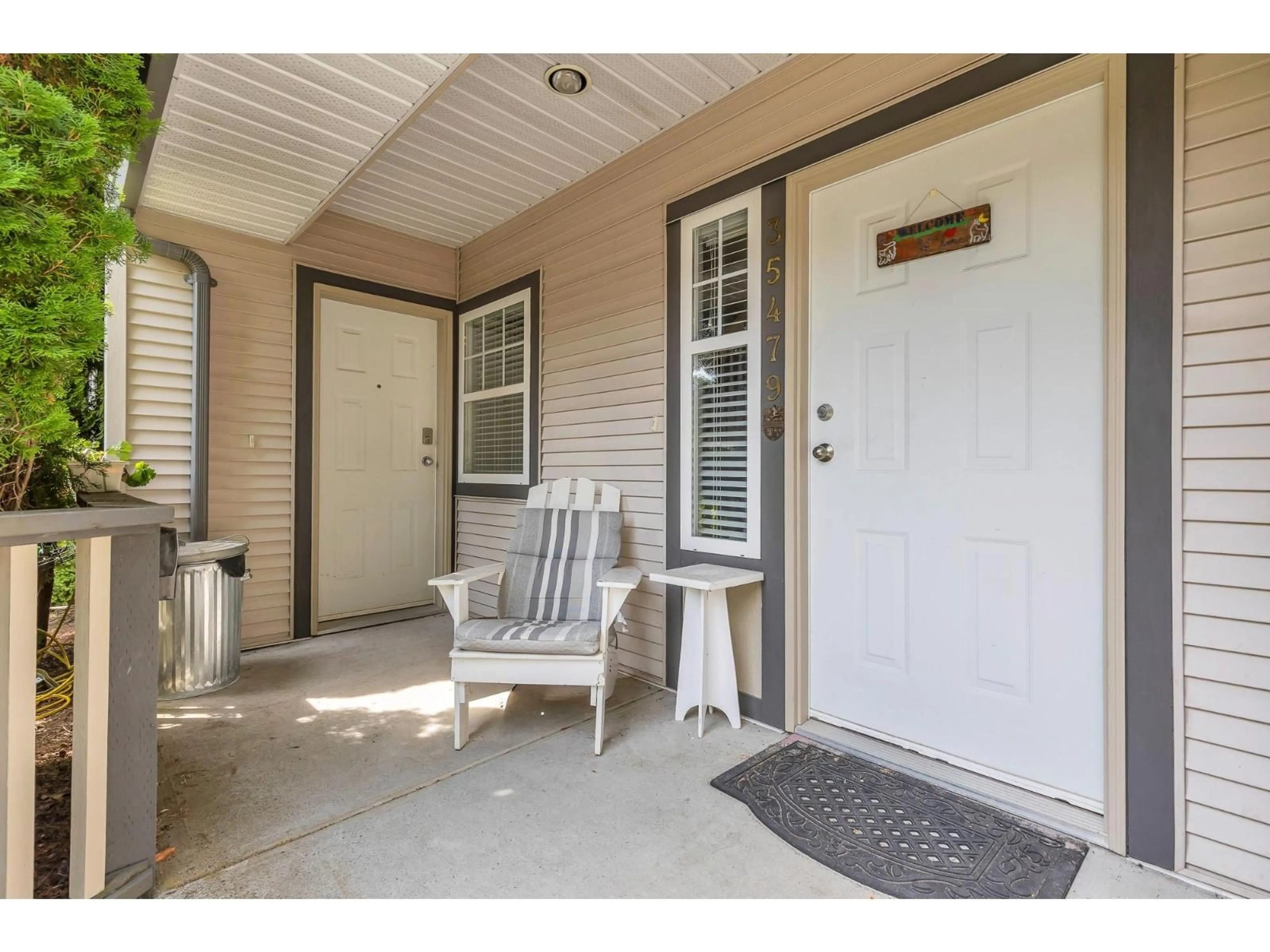 Indoor entryway for 35479 TWEEDSMUIR DRIVE, Abbotsford British Columbia V2T2X8