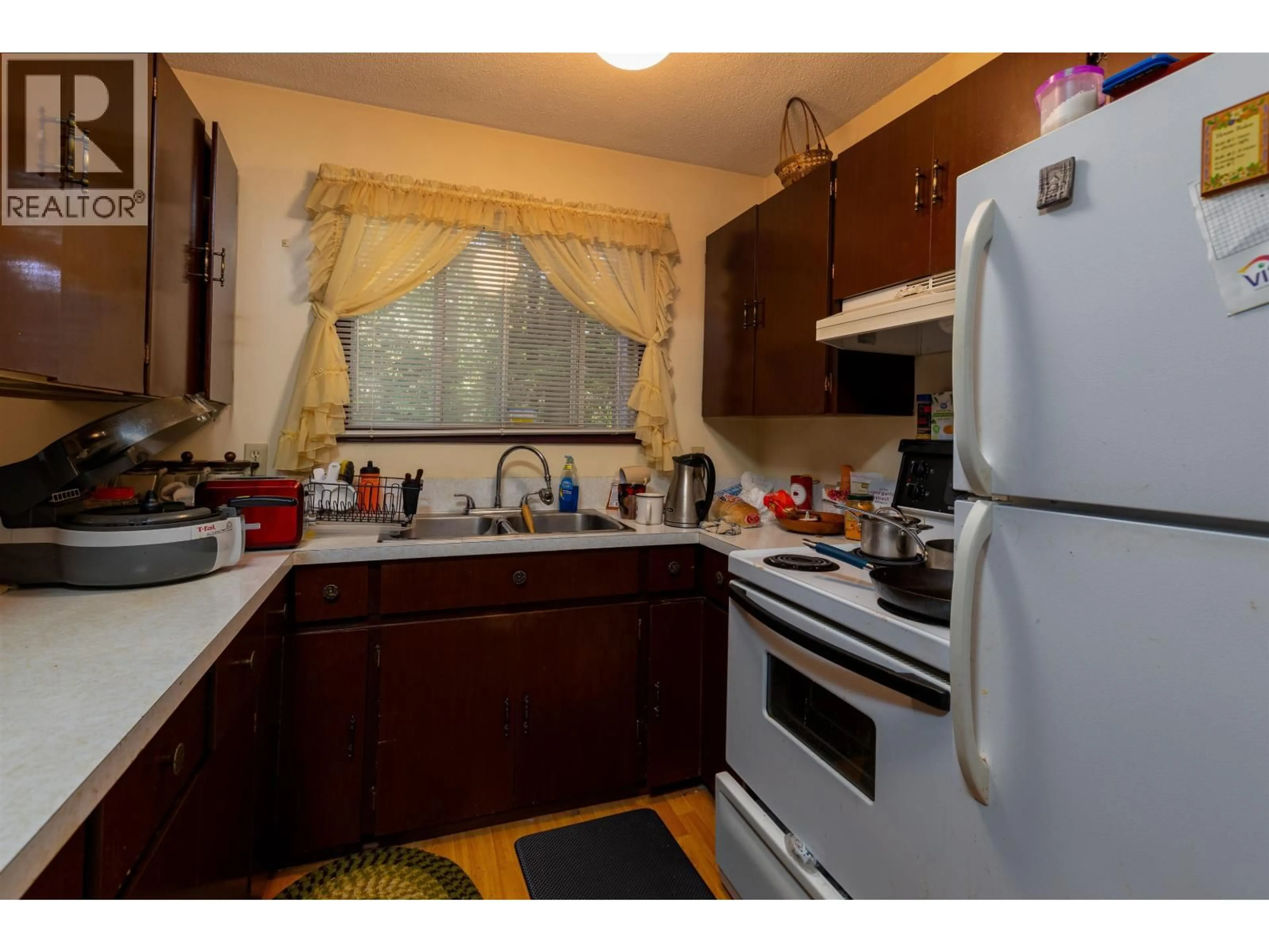 Standard kitchen, unknown for 2406 APPLE STREET, Terrace British Columbia V8G4J3
