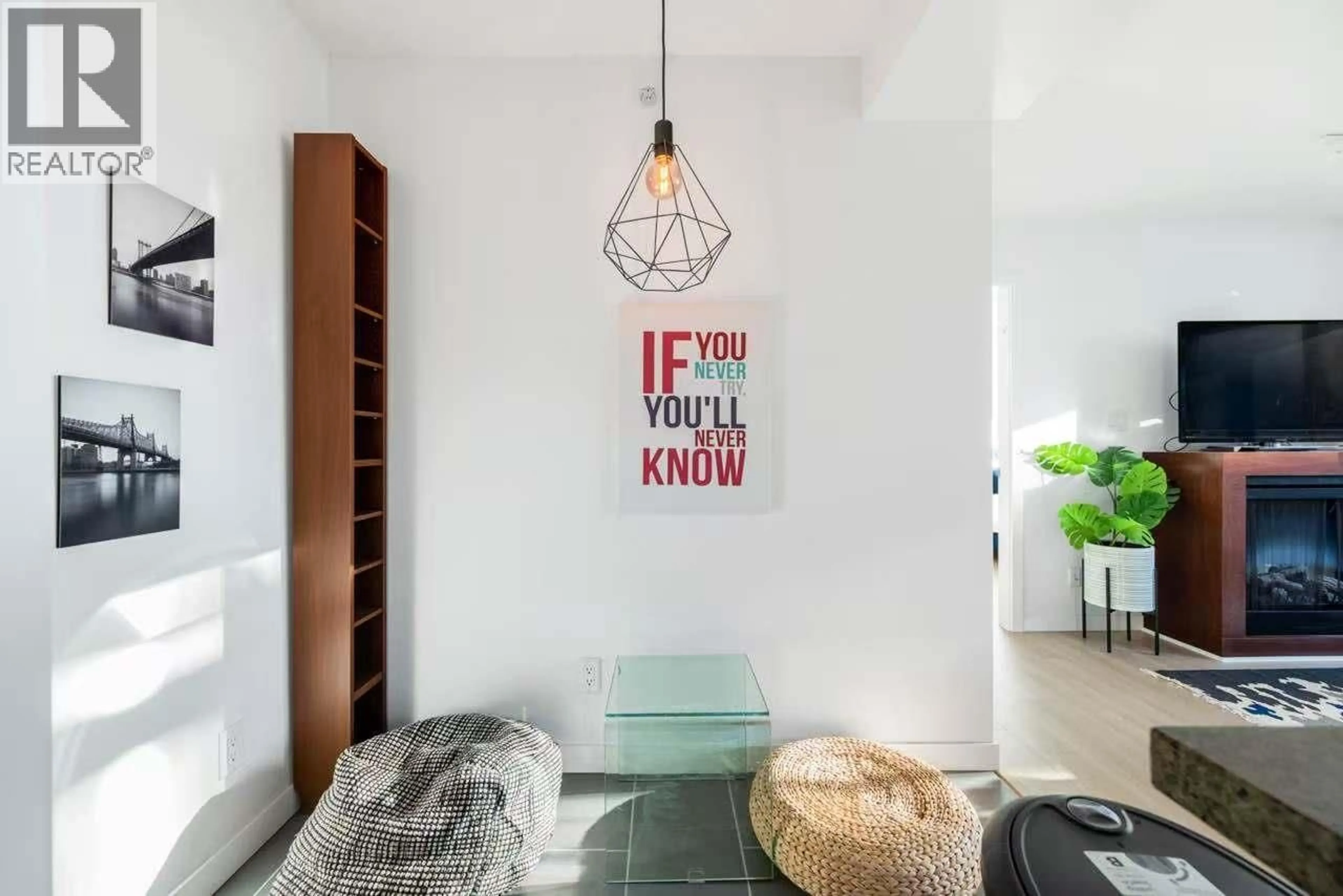 Indoor entryway for 518 - 618 ABBOTT STREET, Vancouver British Columbia V6B0C1