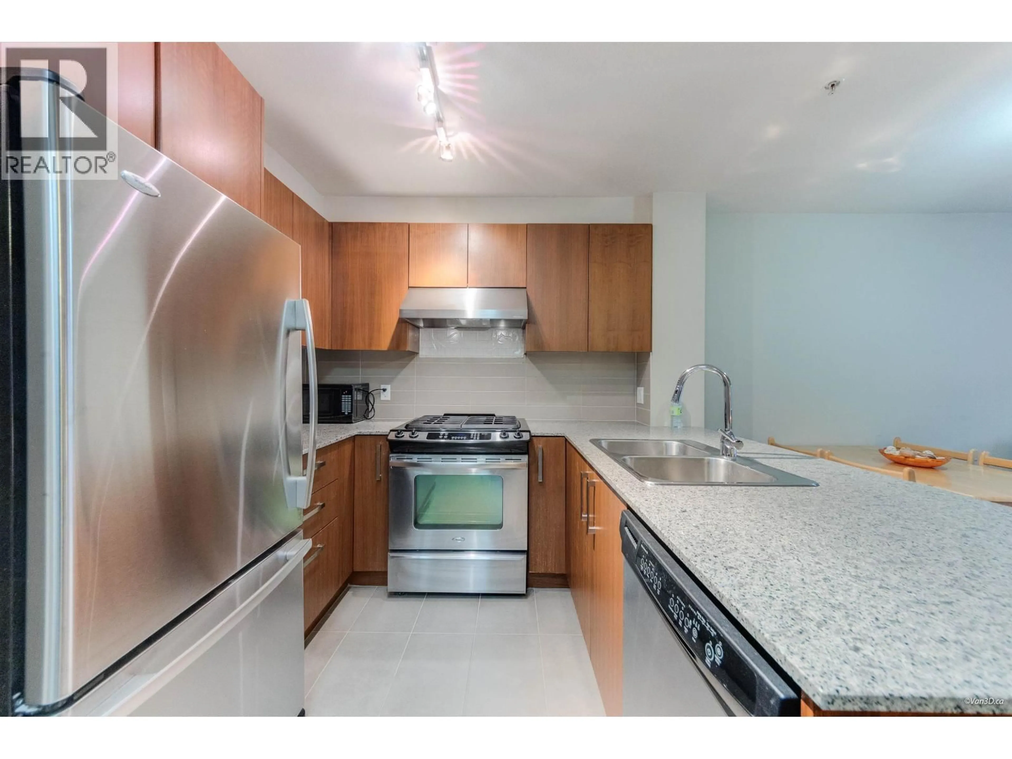 Standard kitchen, unknown for 318 - 5775 IRMIN STREET, Burnaby British Columbia V5J0C3