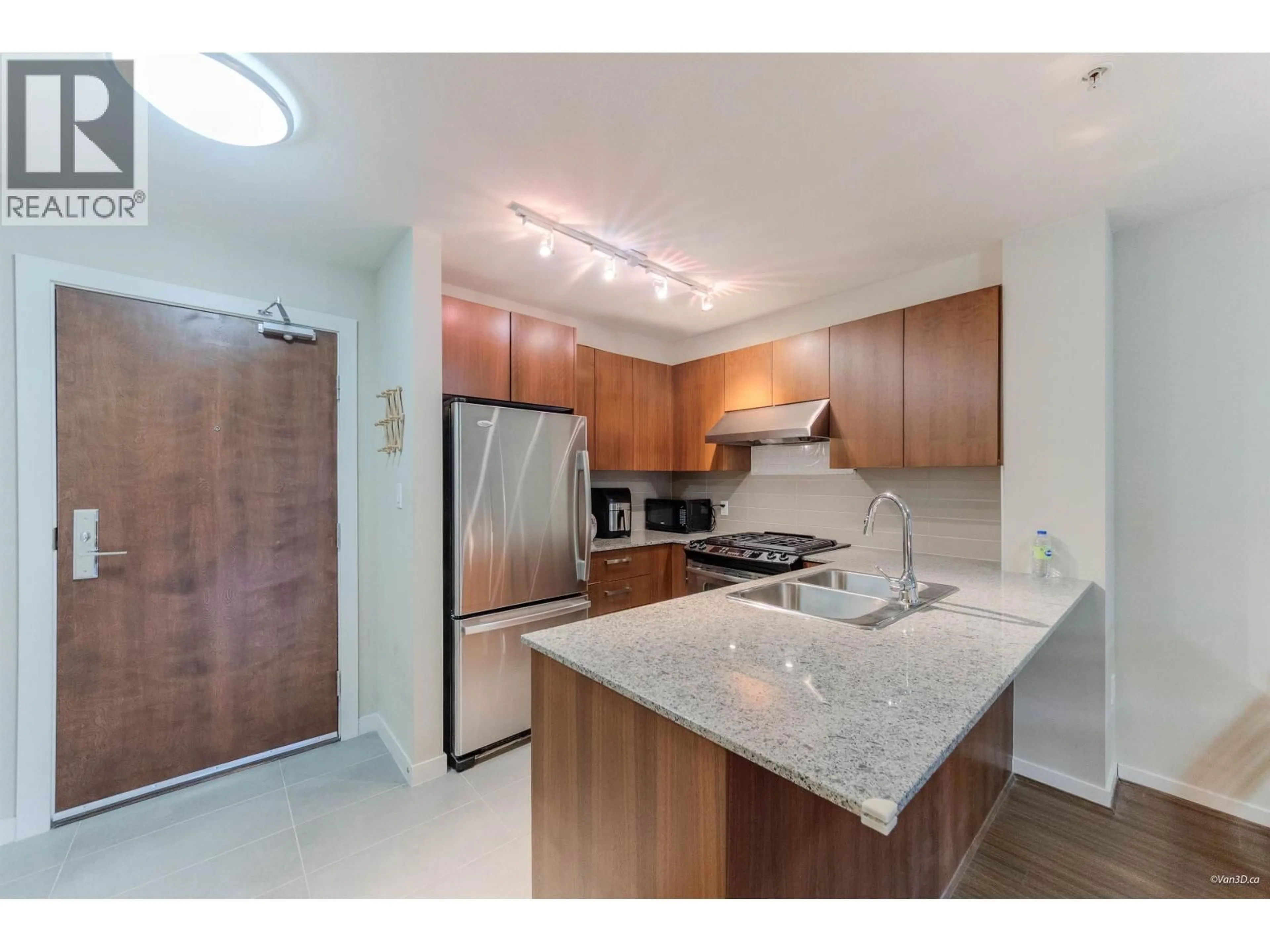 Standard kitchen, unknown for 318 - 5775 IRMIN STREET, Burnaby British Columbia V5J0C3