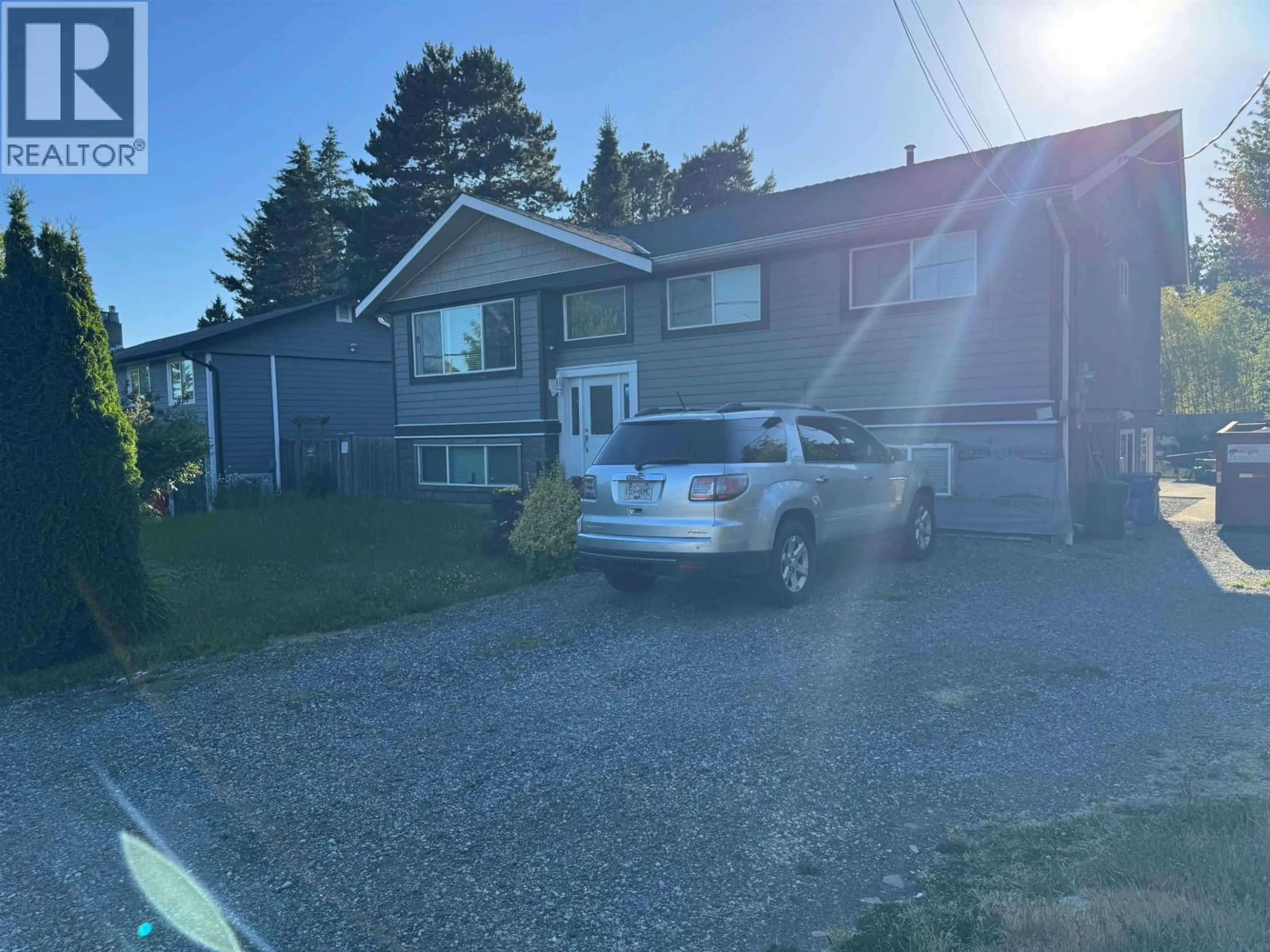 A pic from outside/outdoor area/front of a property/back of a property/a pic from drone, street for 5361 10A AVENUE, Delta British Columbia V4M1Y5