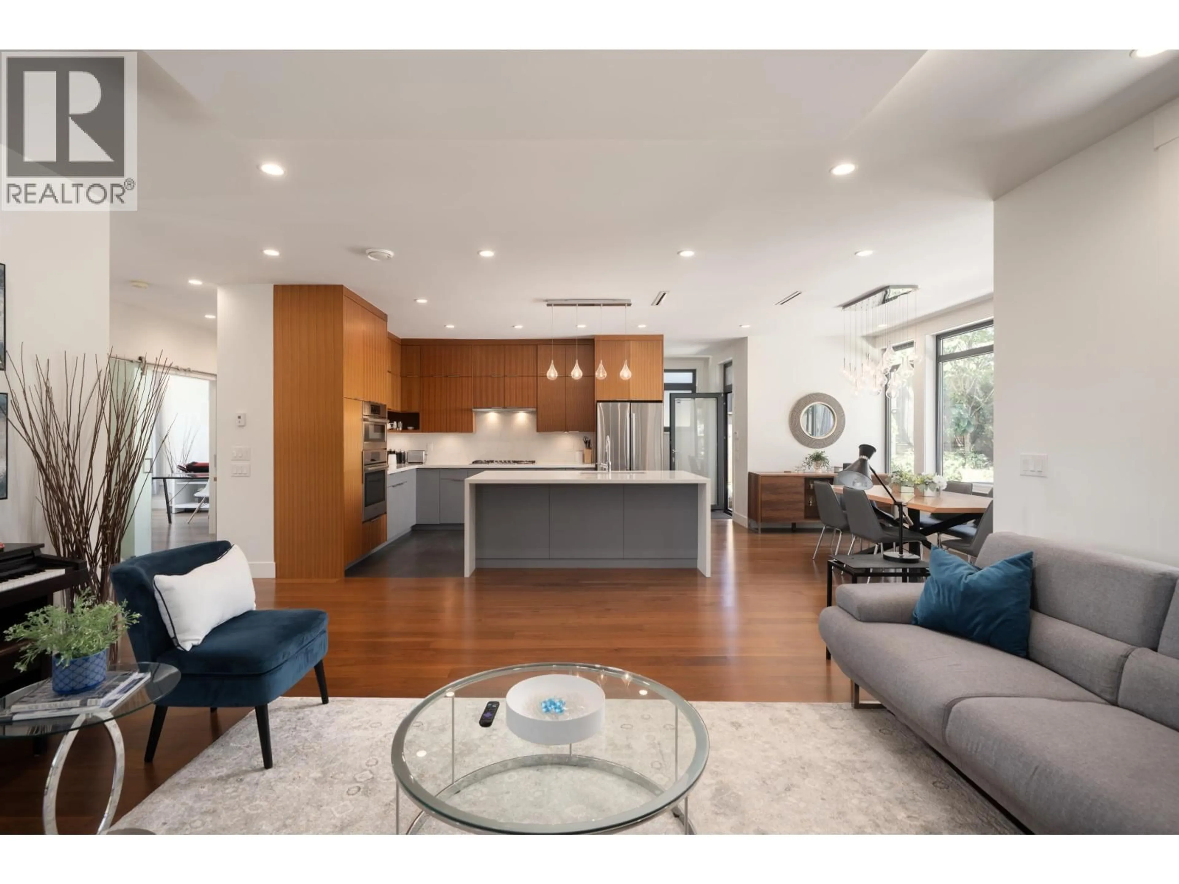 Open concept kitchen, unknown for 812 6TH STREET, North Vancouver British Columbia V7L1R7