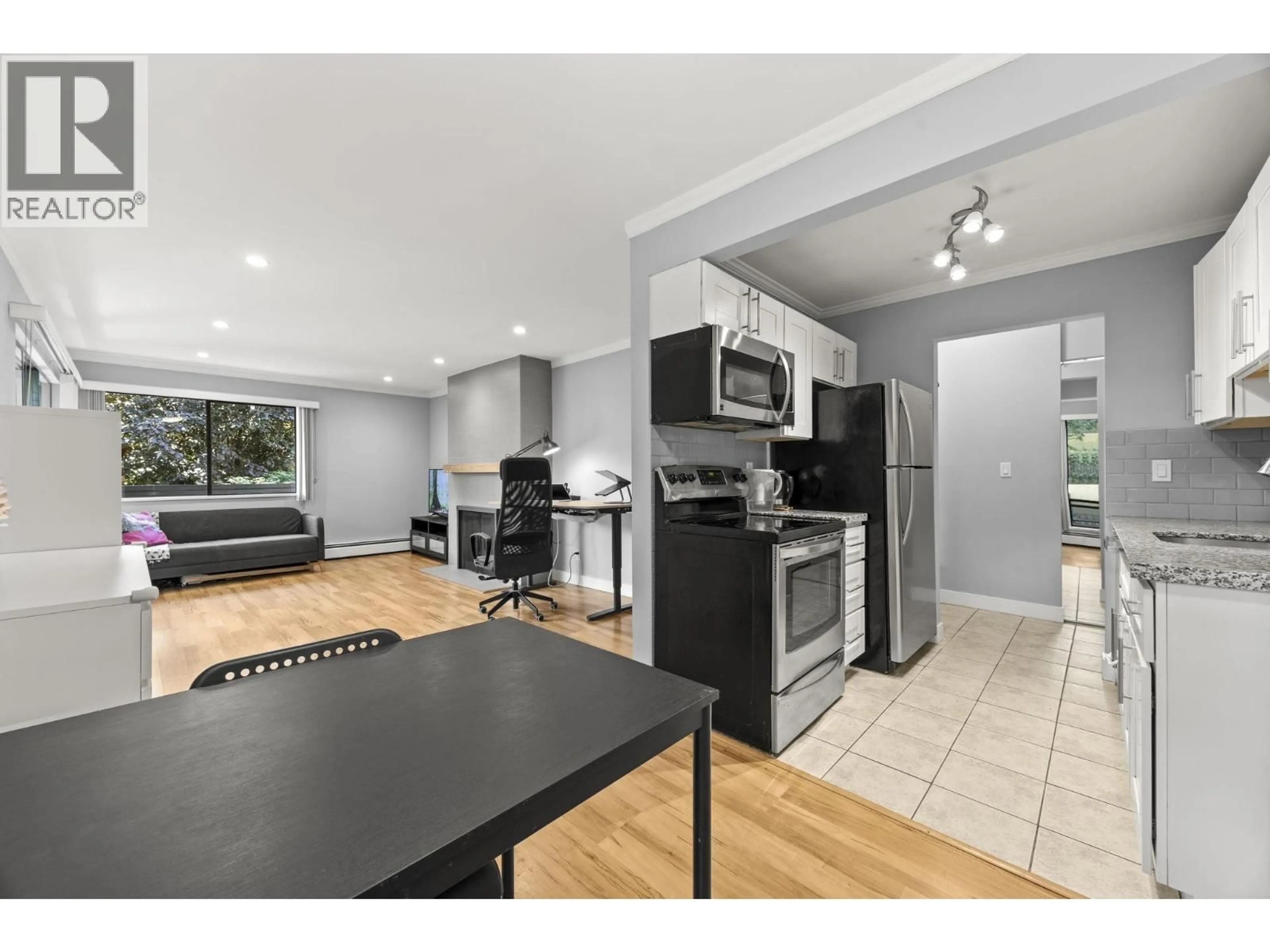 Open concept kitchen, unknown for 204 - 330 CEDAR STREET, New Westminster British Columbia V3L3P1