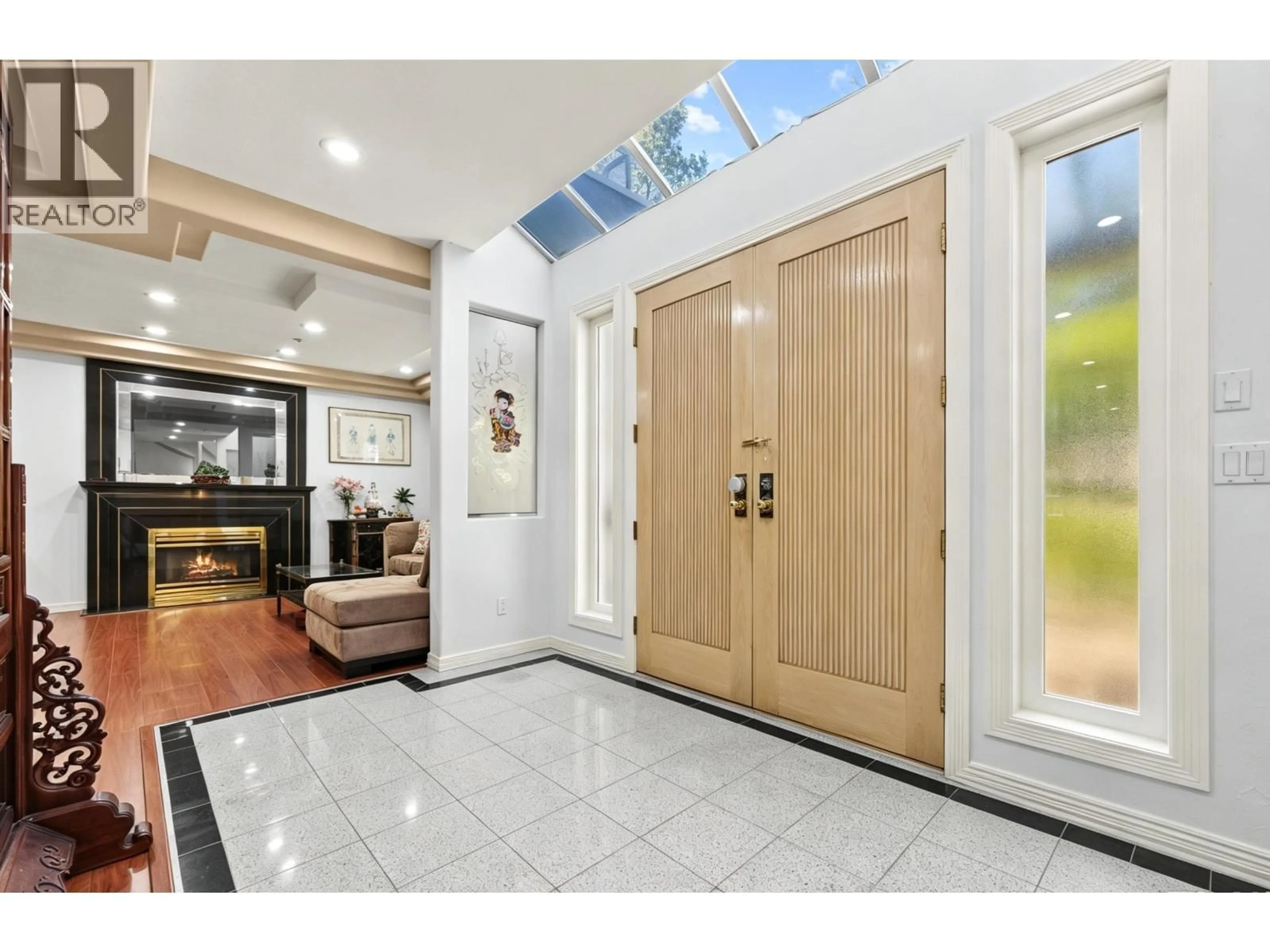 Indoor entryway for 6238 CYPRESS STREET, Vancouver British Columbia V6M3S2
