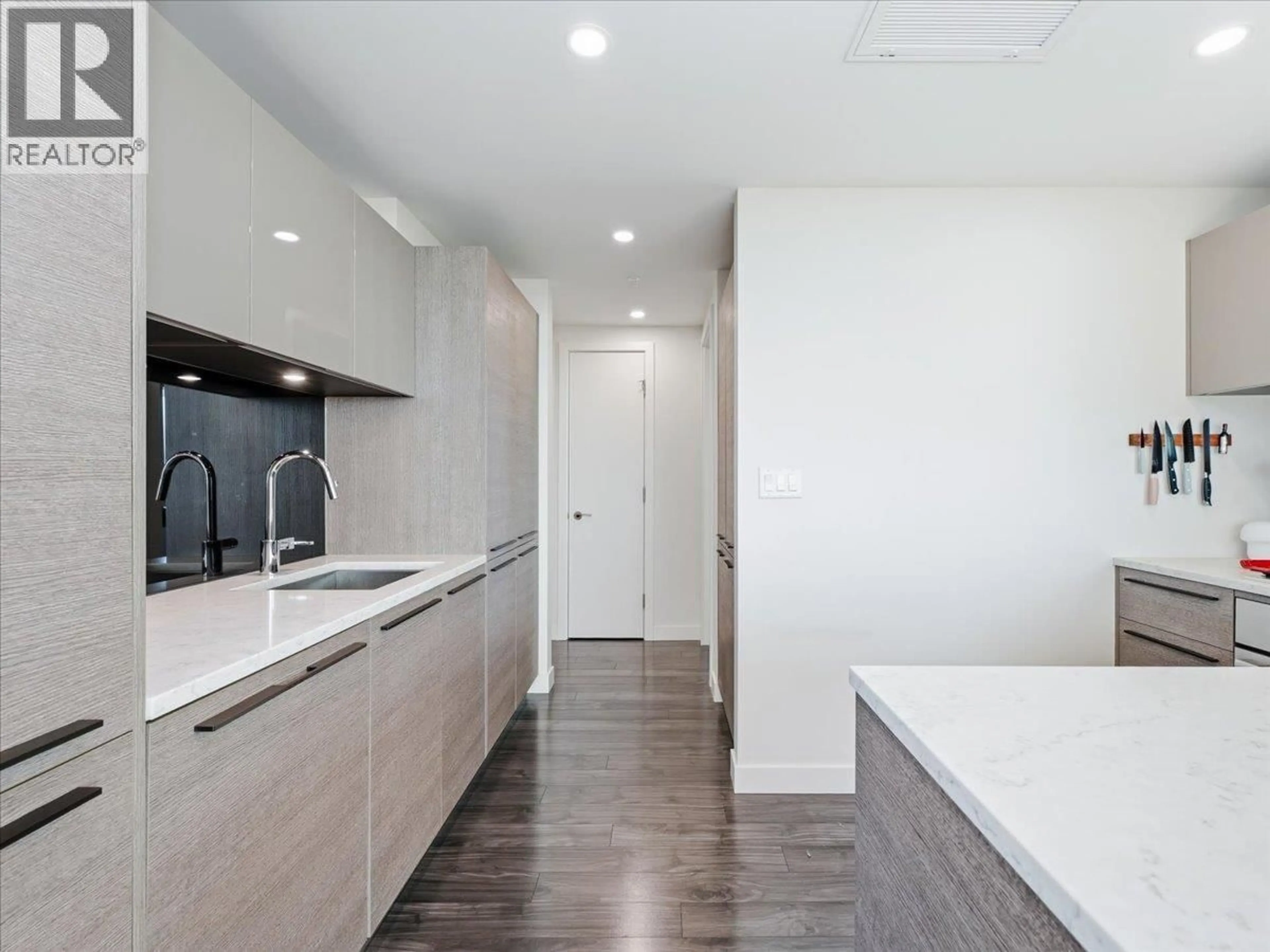 Open concept kitchen, unknown for 3005 - 6383 MCKAY AVENUE, Burnaby British Columbia V5H0H8
