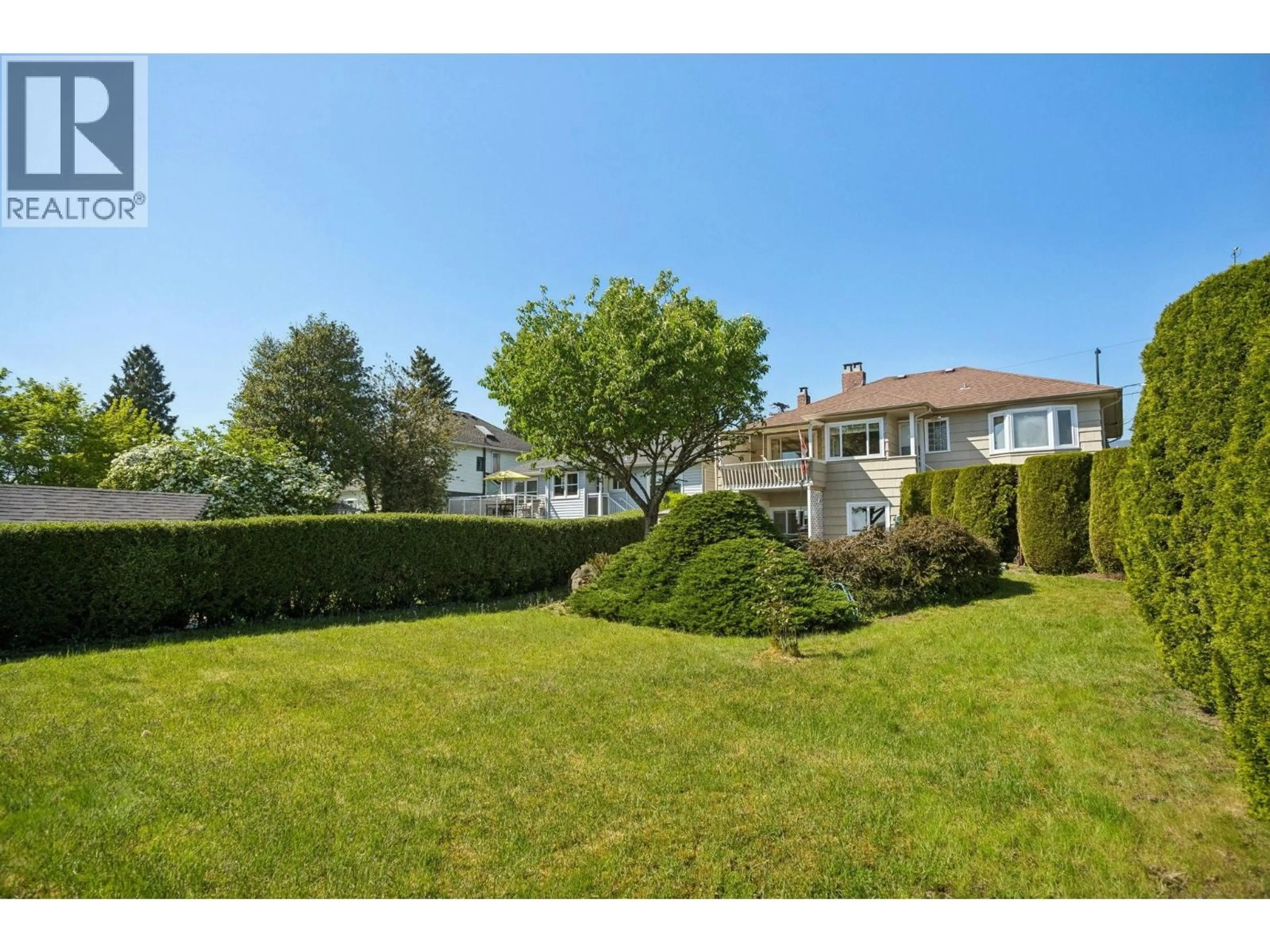 A pic from outside/outdoor area/front of a property/back of a property/a pic from drone, water/lake/river/ocean view for 657 KEITH ROAD, North Vancouver British Columbia V7L1W4