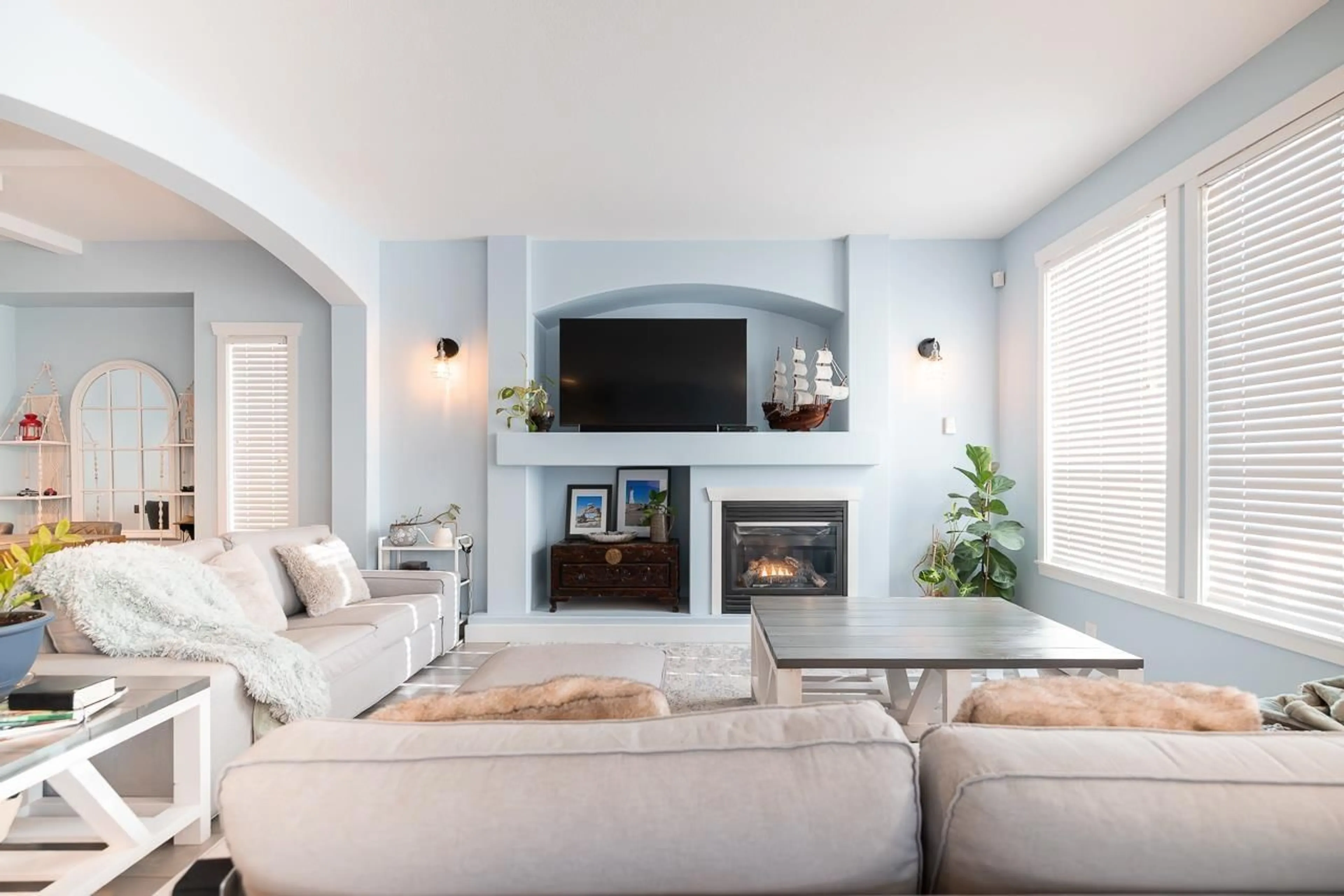 Living room with furniture, unknown for 18940 72 AVENUE, Surrey British Columbia V4N5M8