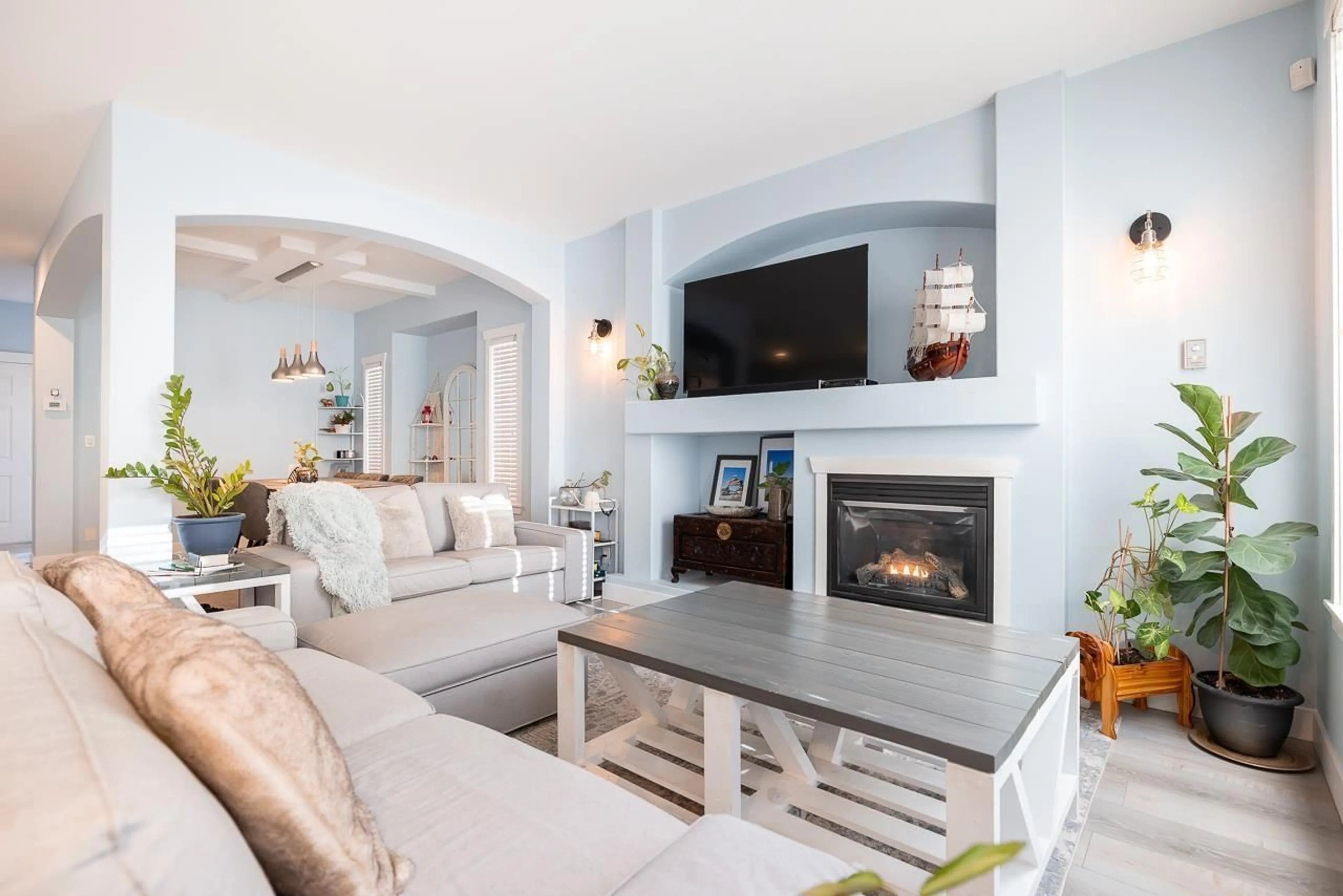 Living room with furniture, unknown for 18940 72 AVENUE, Surrey British Columbia V4N5M8
