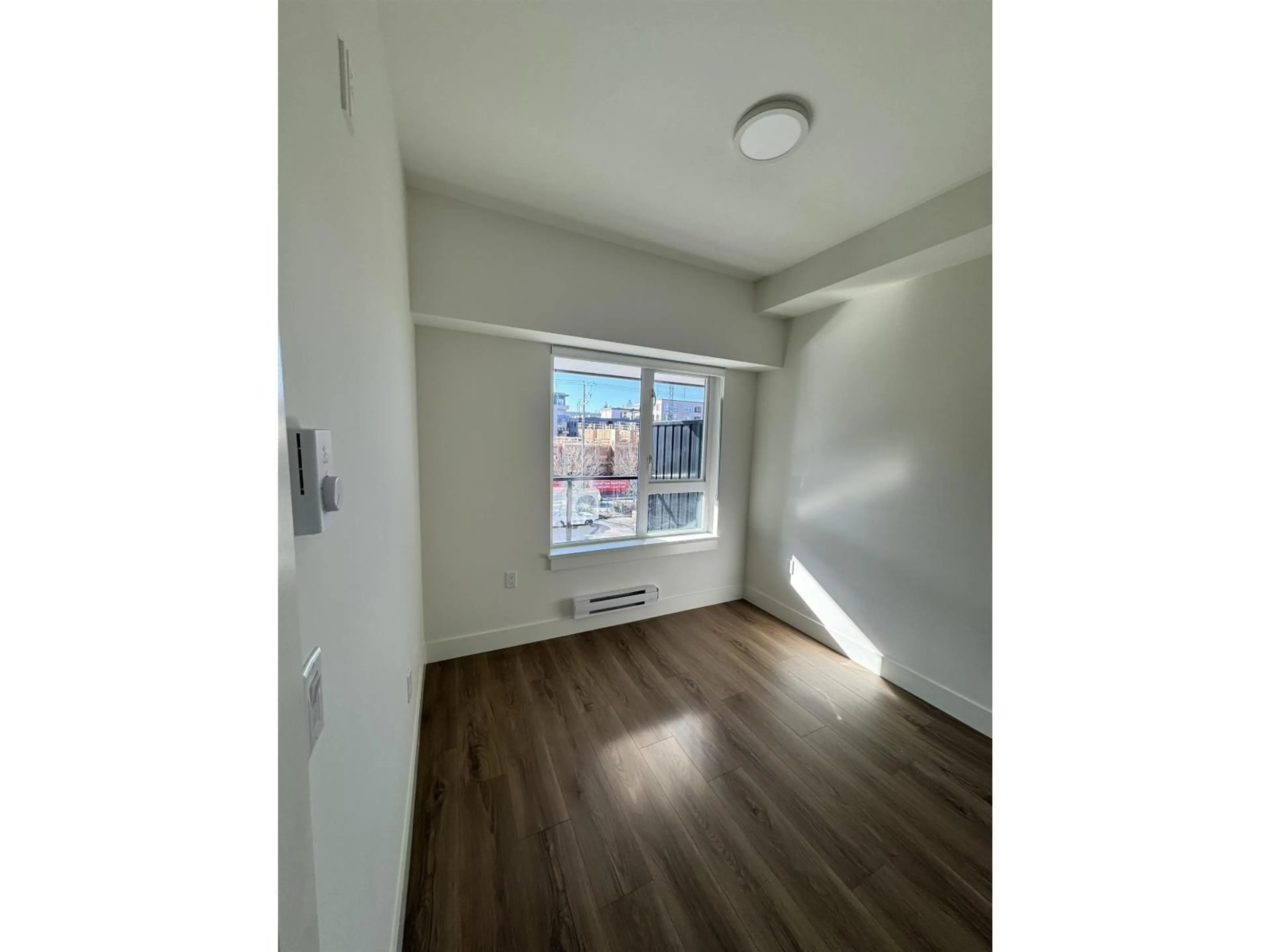 A pic of a room for 305 - 15739 FRASER HIGHWAY, Surrey British Columbia V4N6Y4