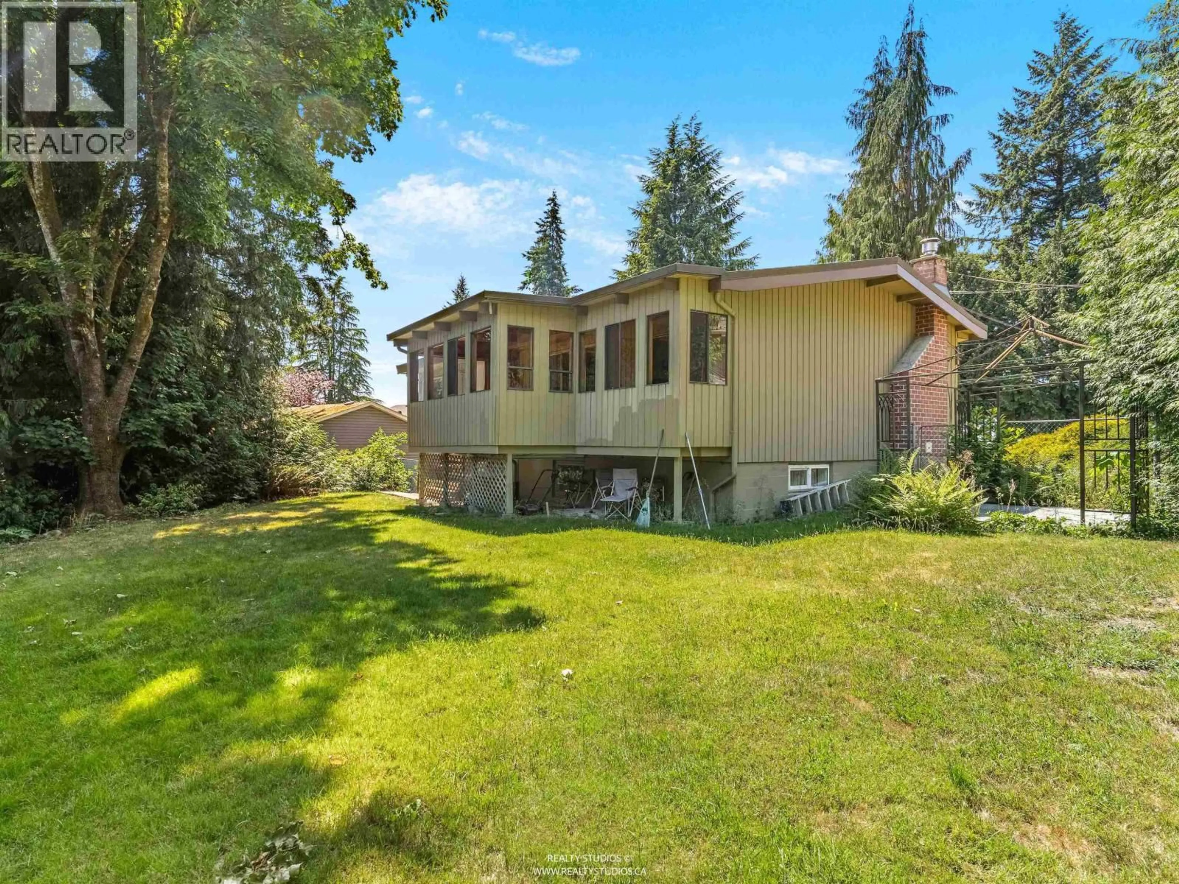 A pic from outside/outdoor area/front of a property/back of a property/a pic from drone, unknown for 423 WINONA STREET, Coquitlam British Columbia V3K5A5