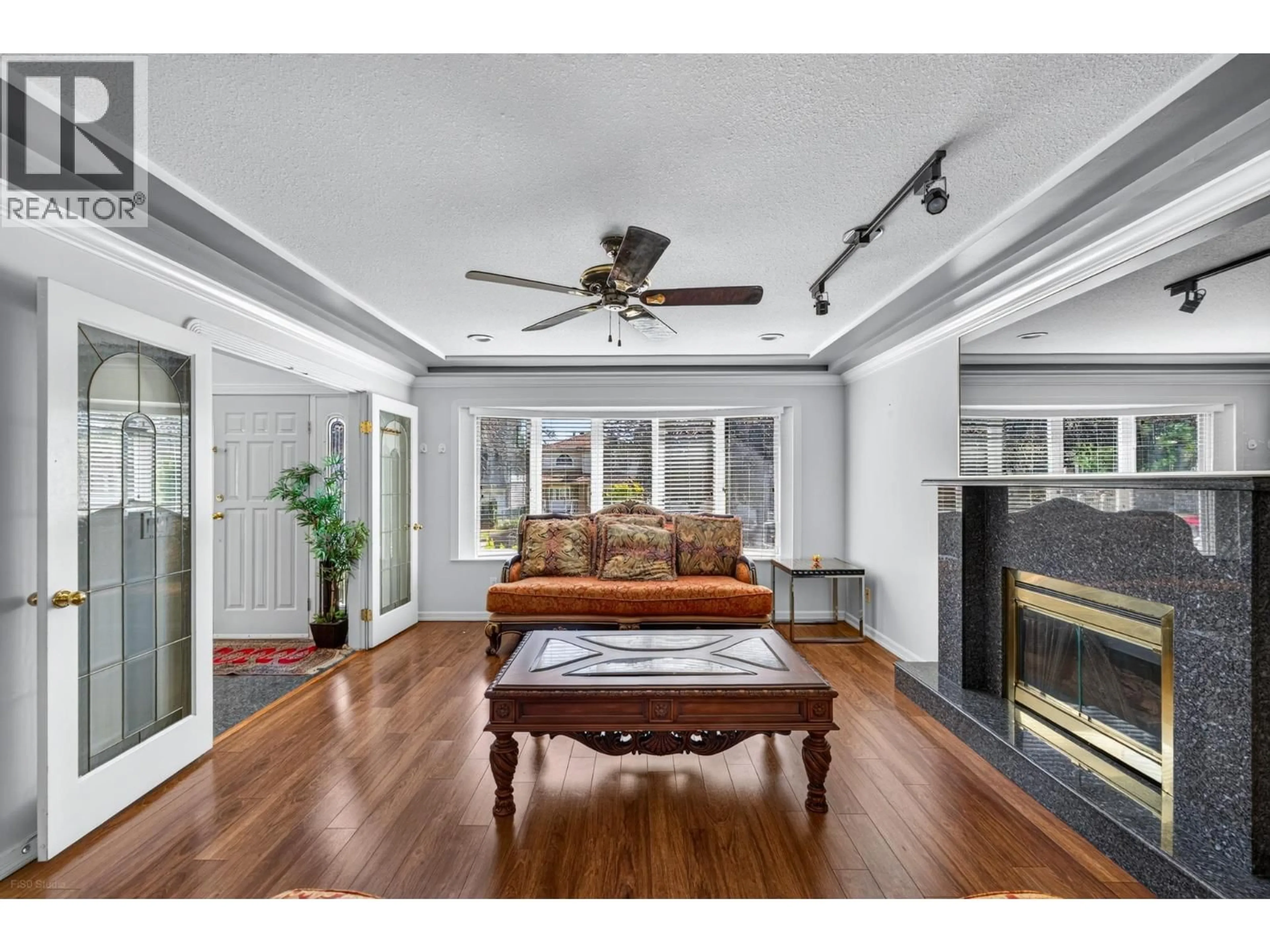 Living room with furniture, unknown for 1033 39TH AVENUE, Vancouver British Columbia V5W1K9