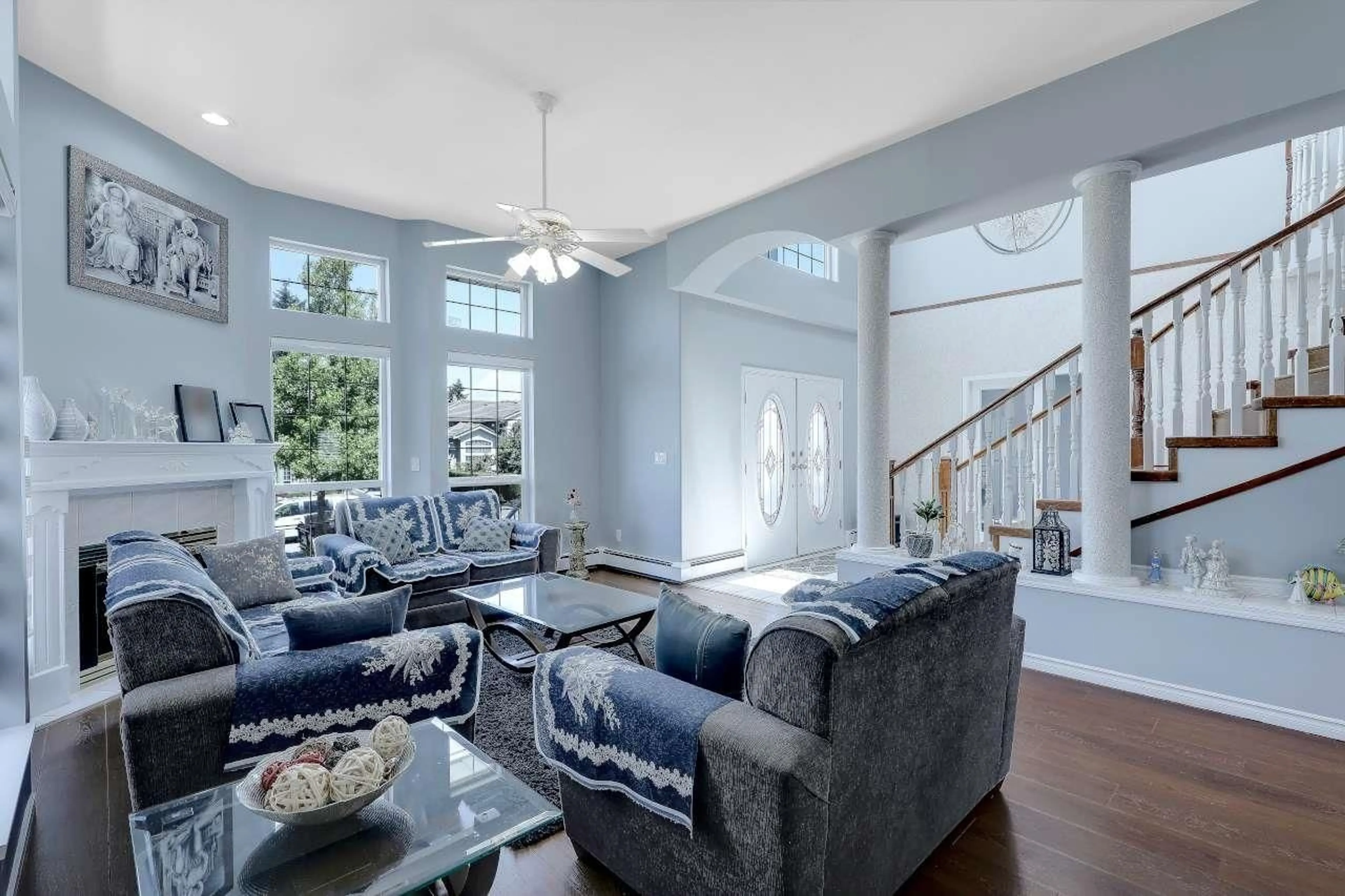 Living room with furniture, unknown for 12242 98A AVENUE, Surrey British Columbia V3V7S5