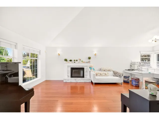 8960 157 STREET, Surrey 3