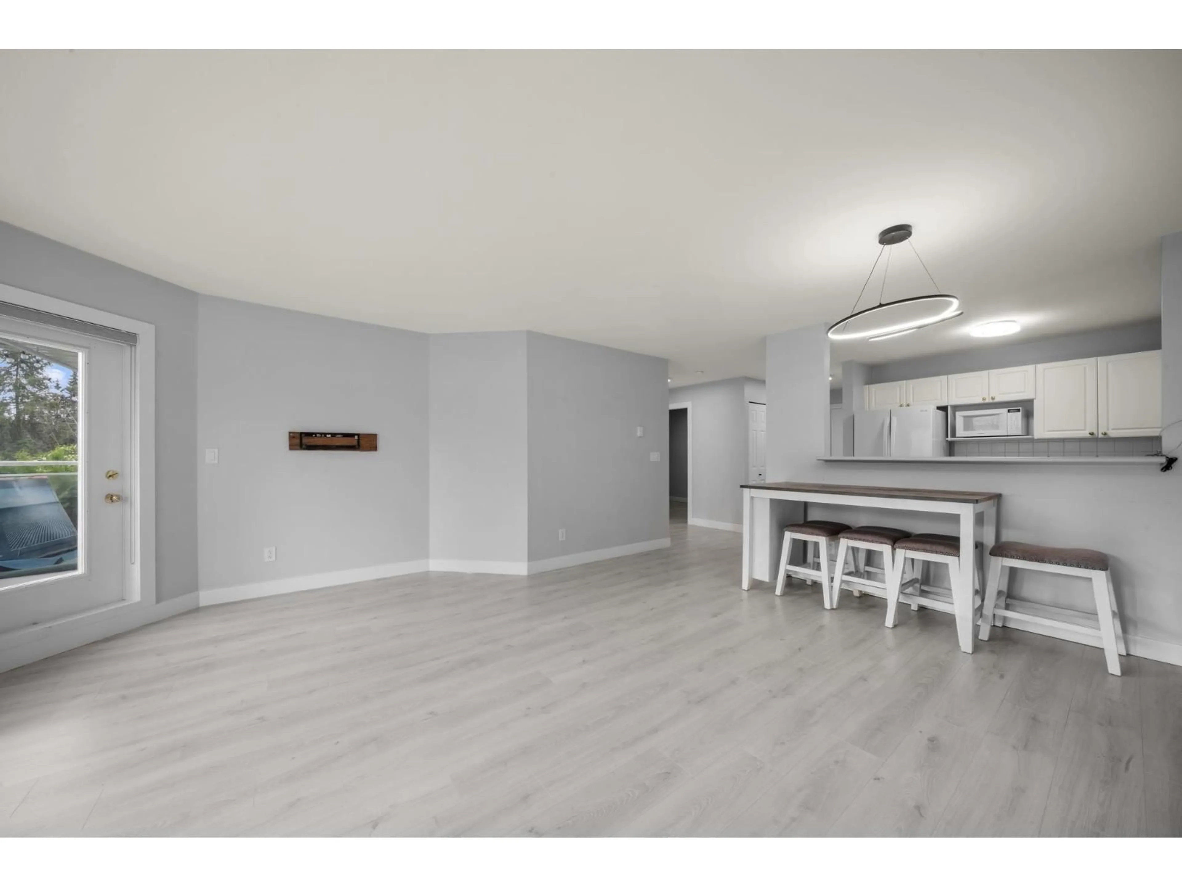 A pic of a room for 205 - 13680 84 AVENUE, Surrey British Columbia V3W0T6