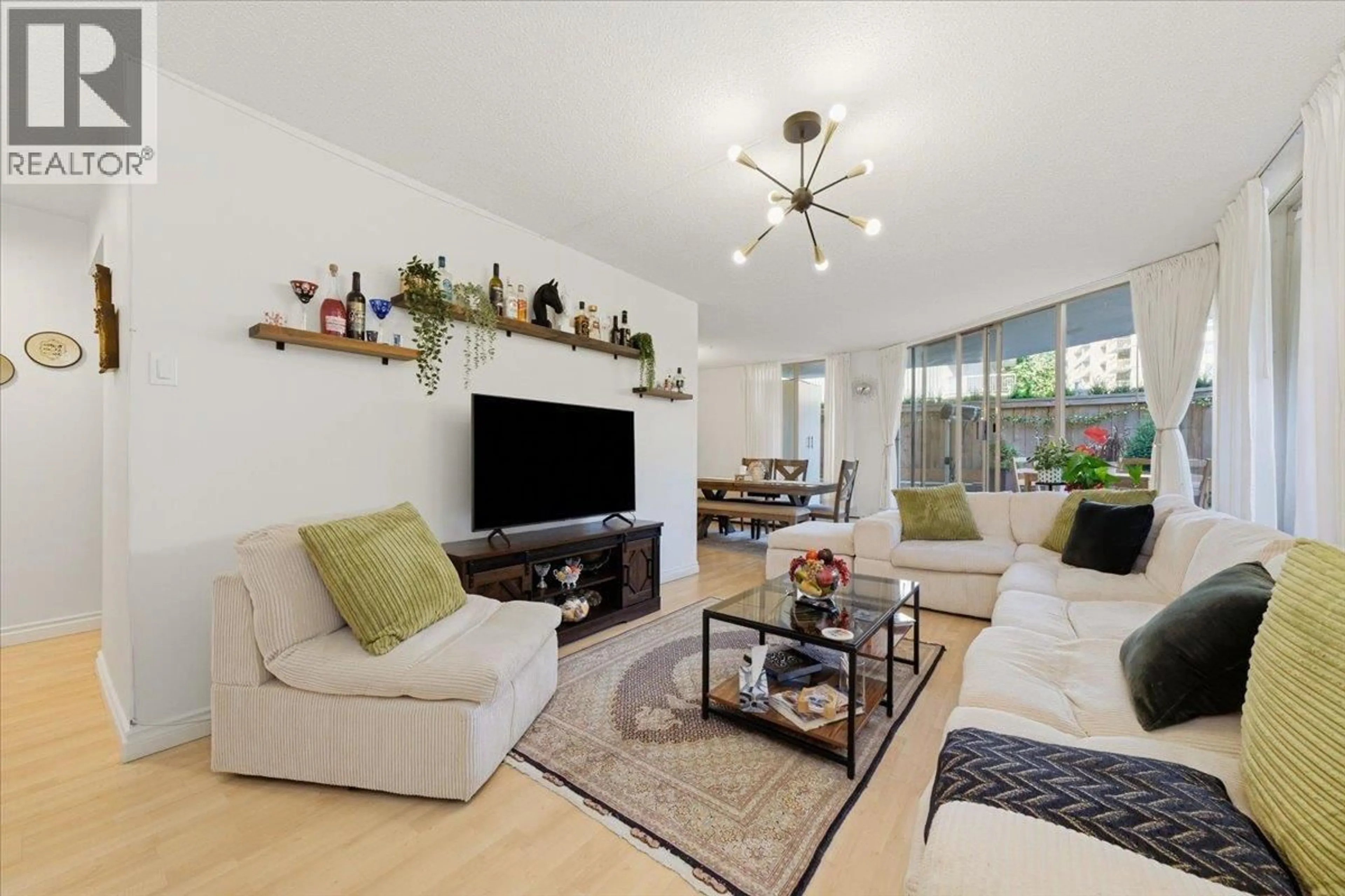 Living room with furniture, unknown for 108 - 2024 FULLERTON AVENUE, North Vancouver British Columbia V7P3G4