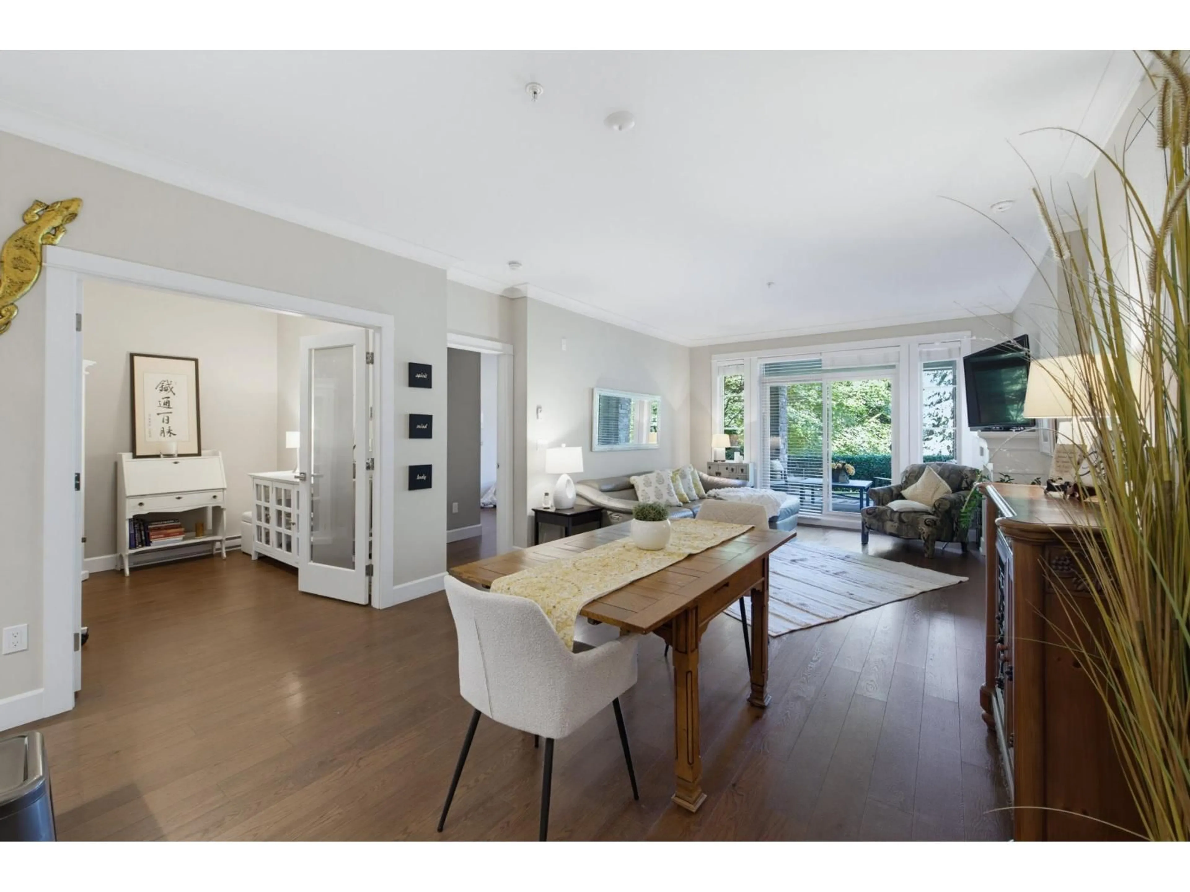 A pic of a room for 107 - 15155 36 AVENUE, Surrey British Columbia V3Z4R3