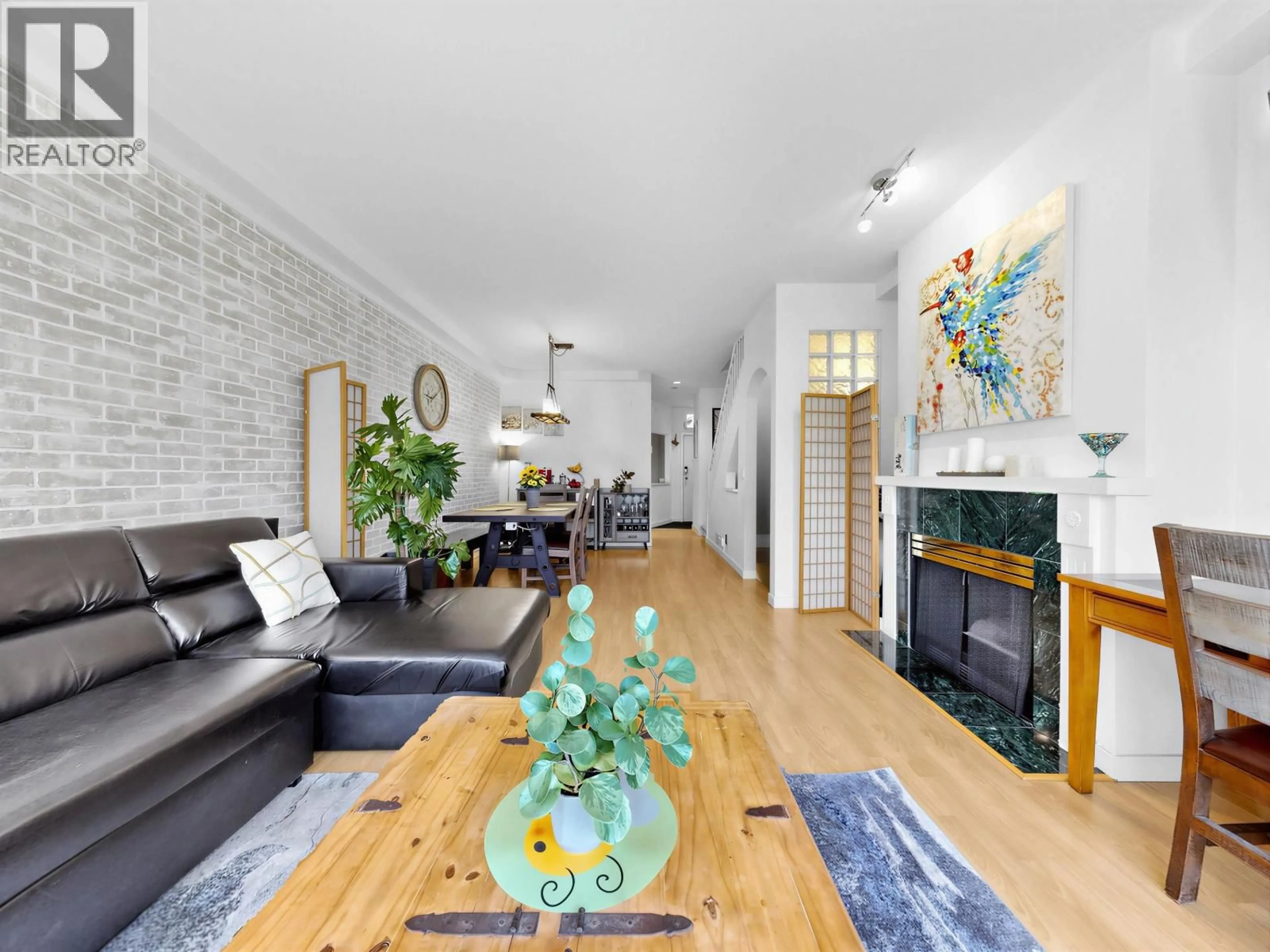 Living room with furniture, wood/laminate floor for 40 - 5840 DOVER CRESCENT, Richmond British Columbia V7C5P4