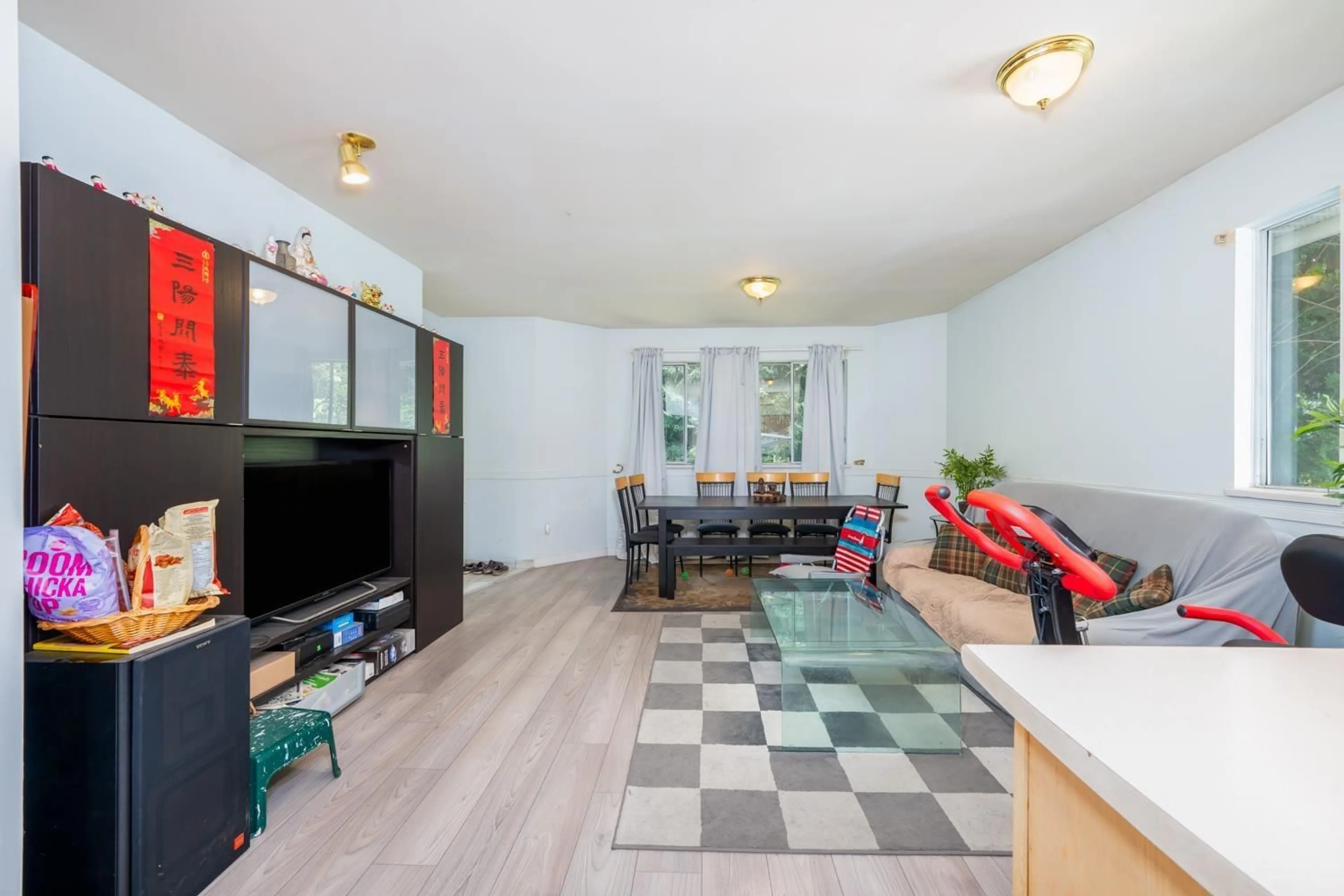 Living room with furniture, unknown for 11579 SURREY ROAD, Surrey British Columbia V3R5T6