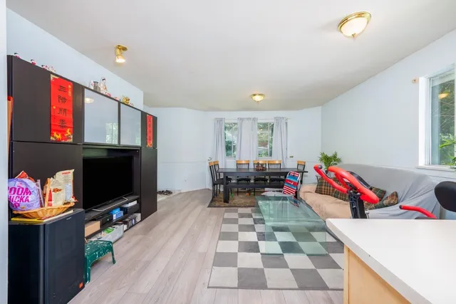 11579 SURREY ROAD, Surrey 3