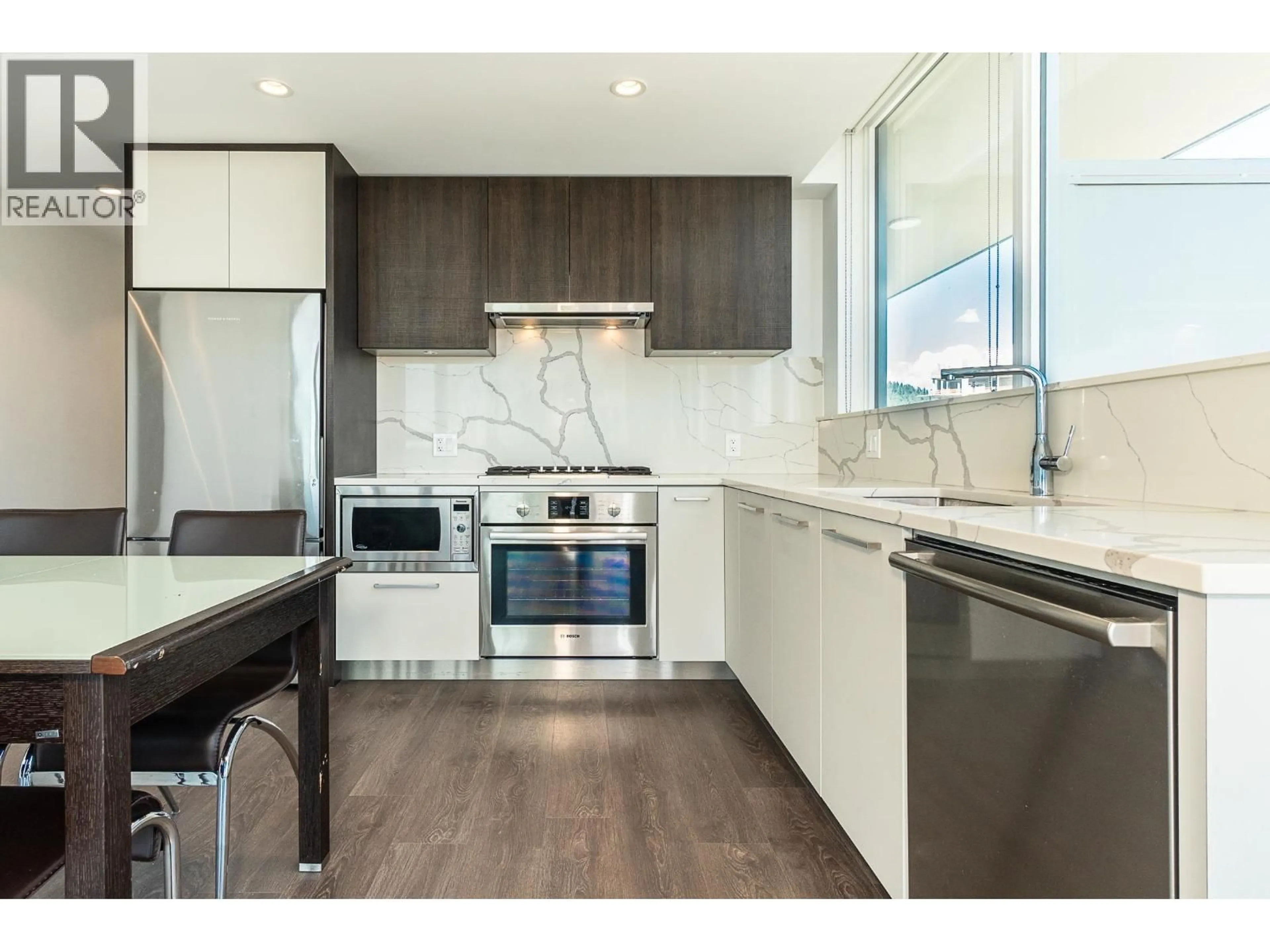 Contemporary kitchen, unknown for 1806 - 567 CLARKE ROAD, Coquitlam British Columbia V3J3W7