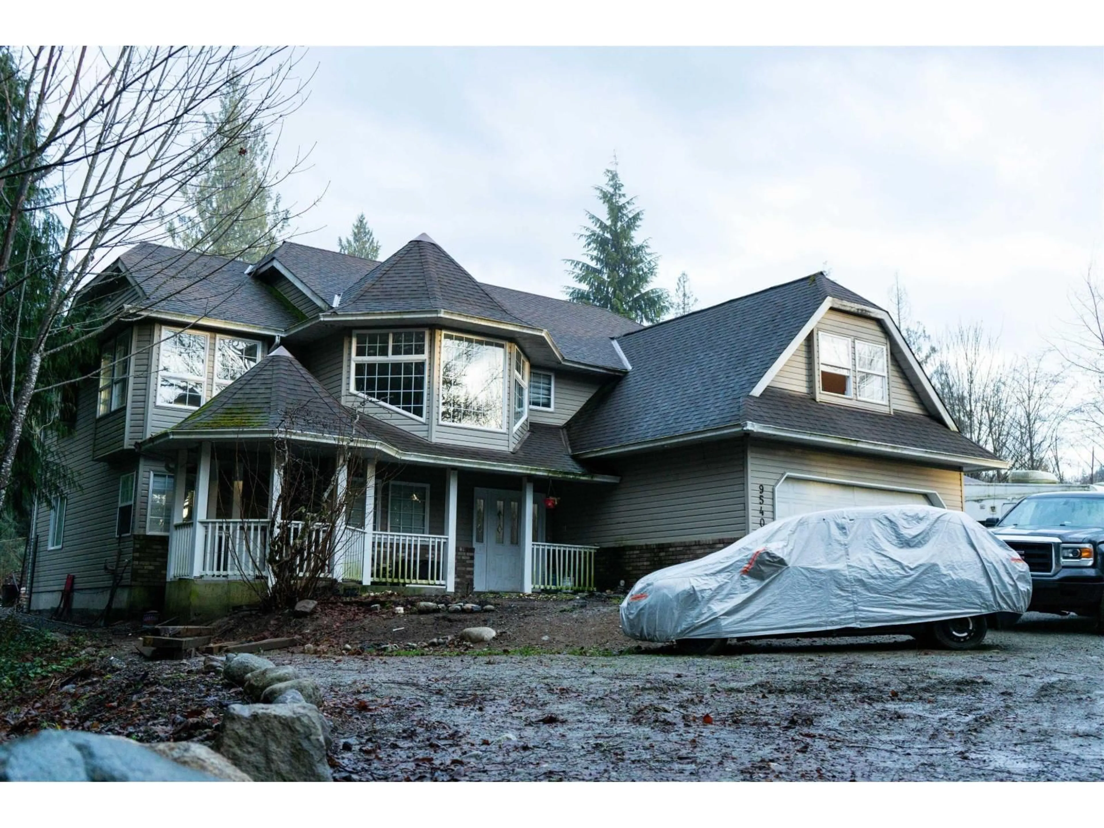 Home with vinyl exterior material, unknown for 9540 WOODWARD STREET, Mission British Columbia V4S1H9