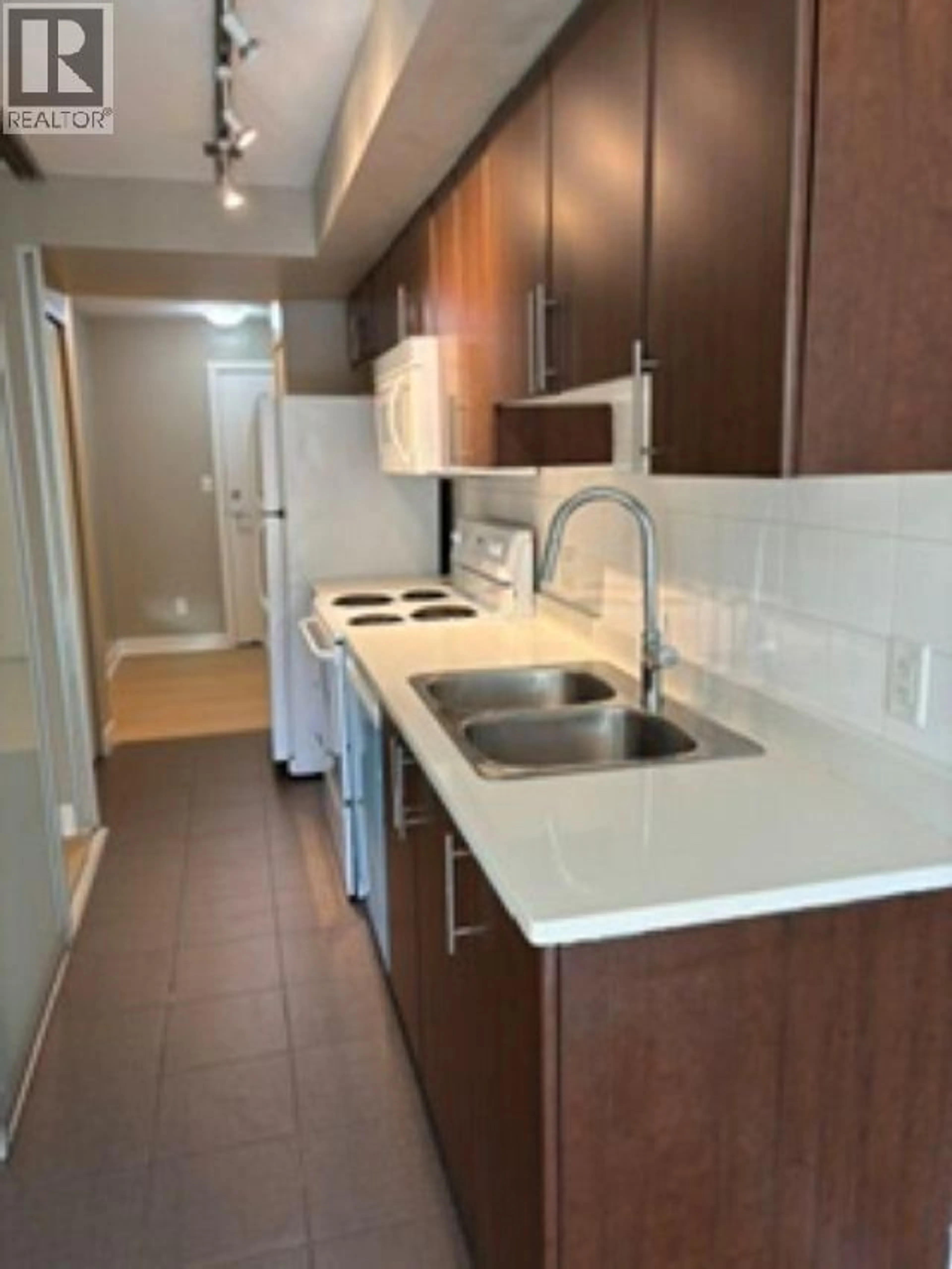 Standard kitchen, unknown for 211 - 2150 HASTINGS STREET, Vancouver British Columbia V5L0A5