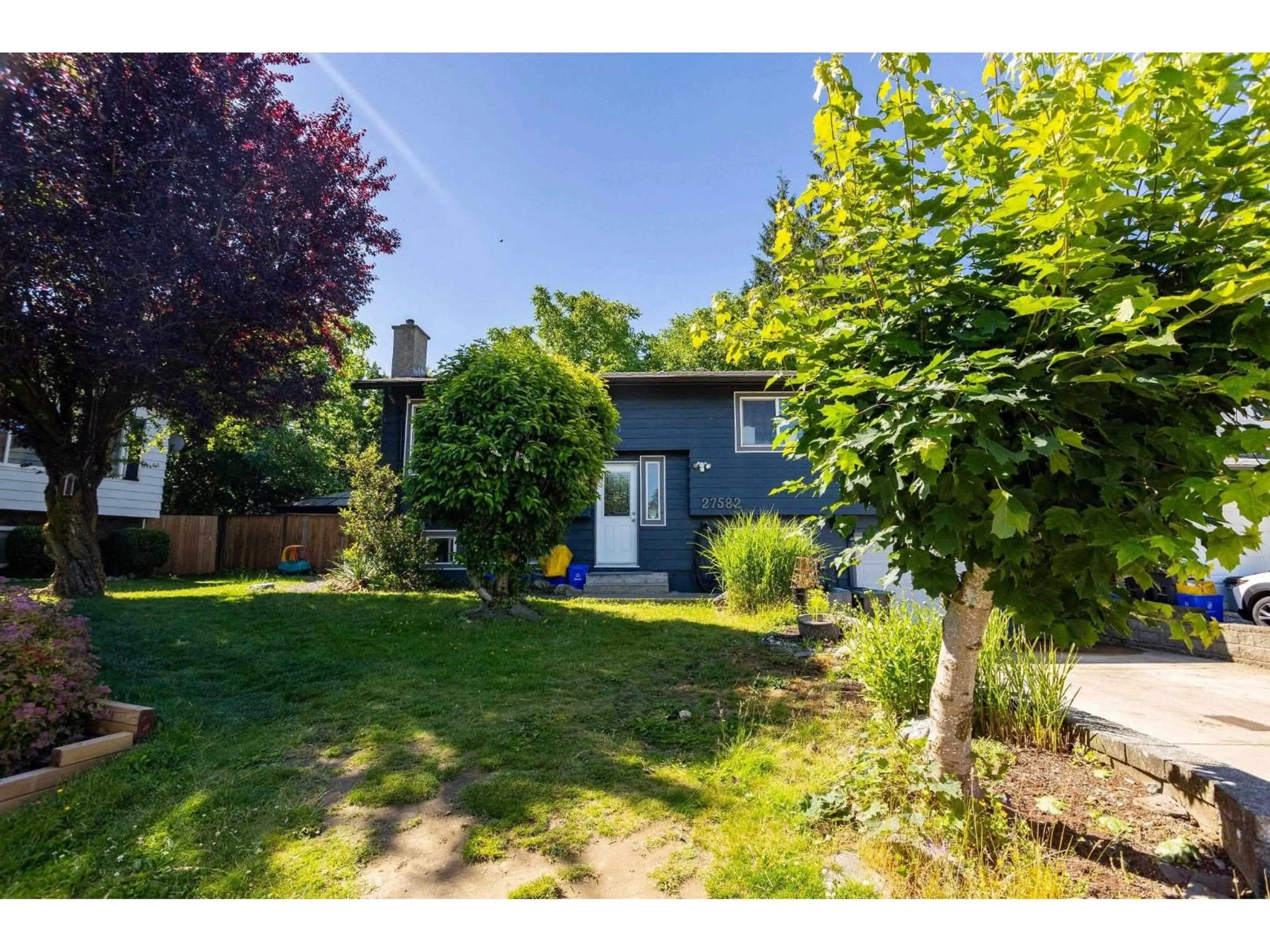 A pic from outside/outdoor area/front of a property/back of a property/a pic from drone, street for 27582 31B AVENUE, Langley British Columbia V4W3L3