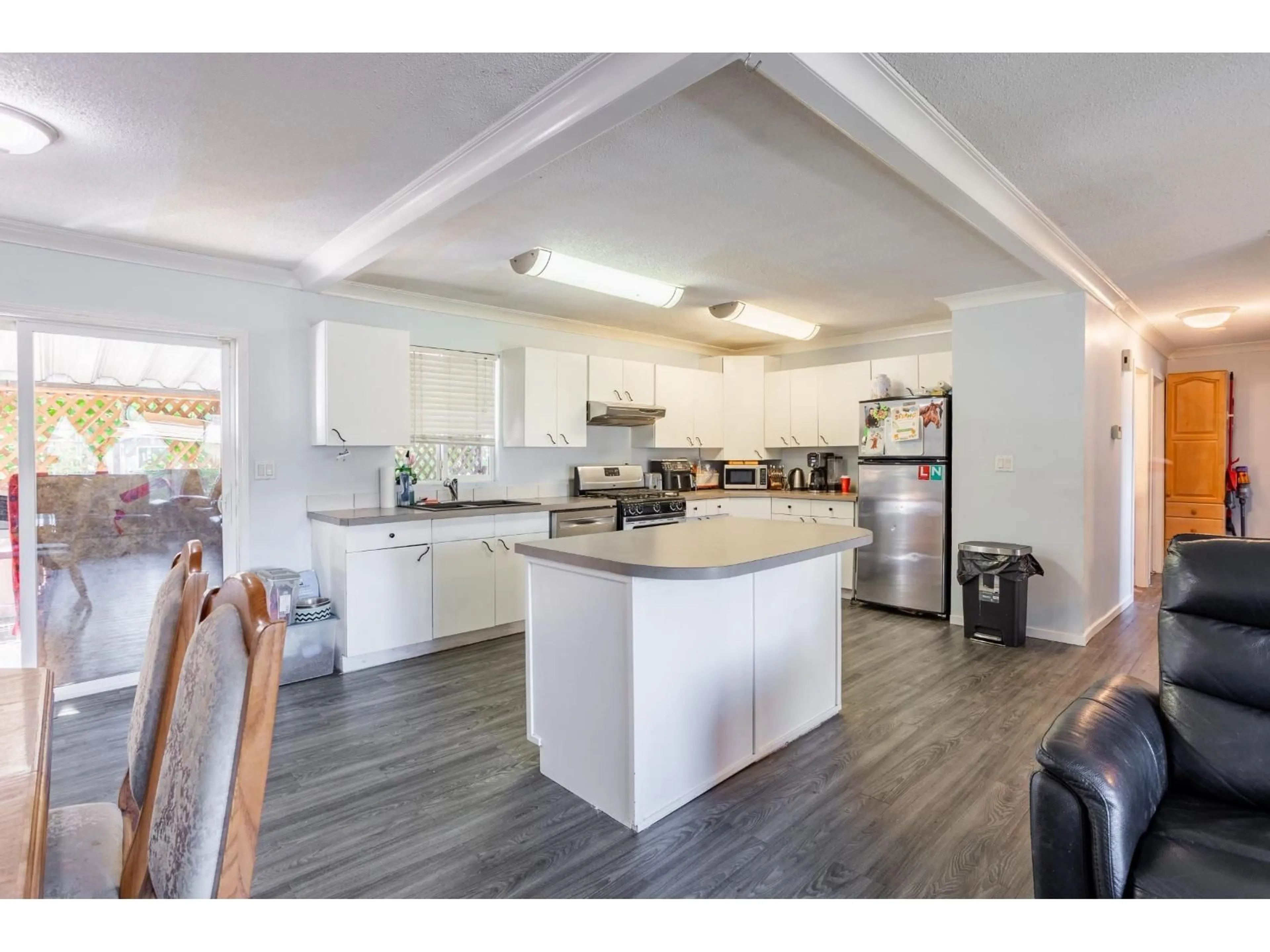 Open concept kitchen, unknown for 27582 31B AVENUE, Langley British Columbia V4W3L3
