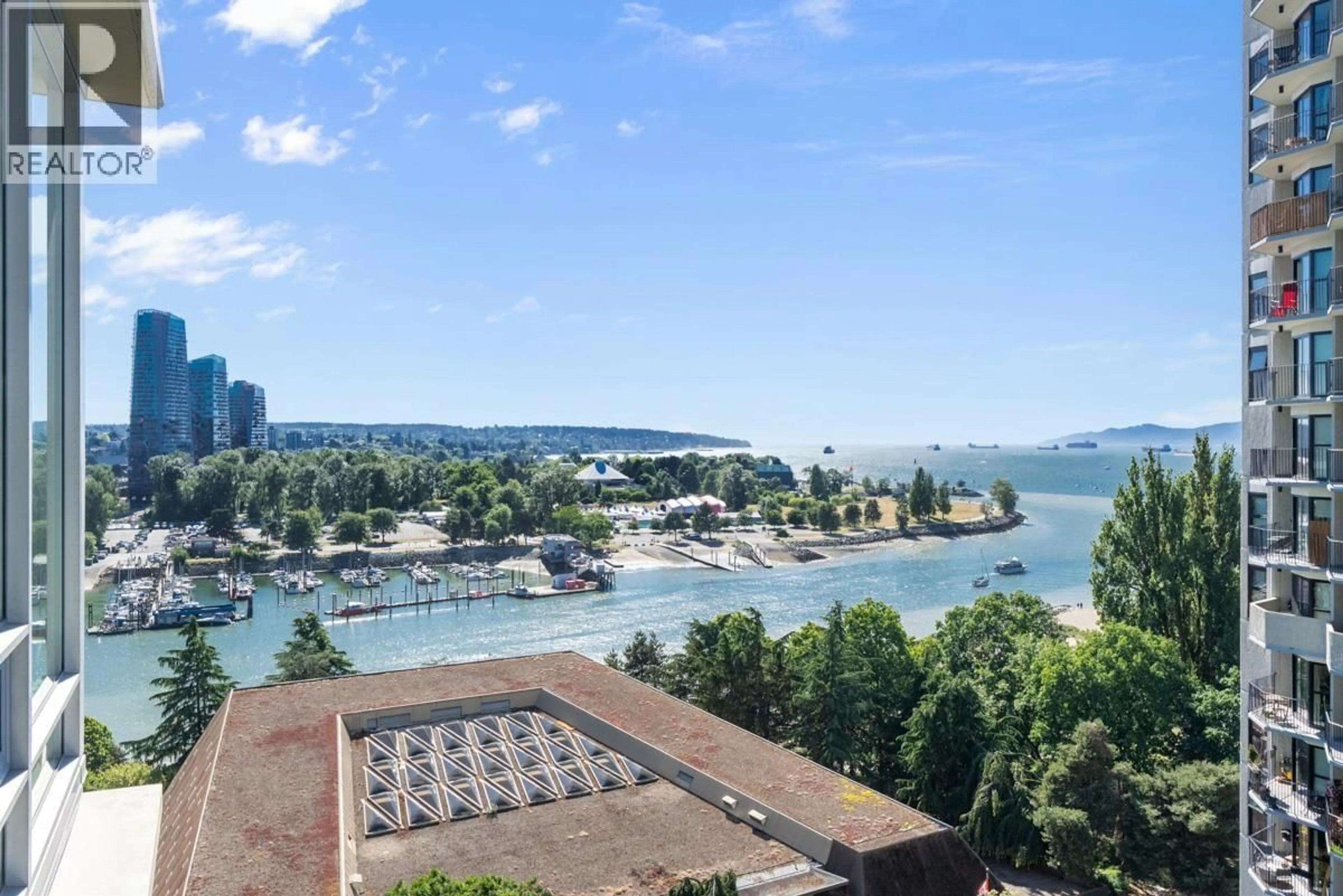 Patio, water/lake/river/ocean view for 1505 - 1005 BEACH AVENUE, Vancouver British Columbia V6E3W2