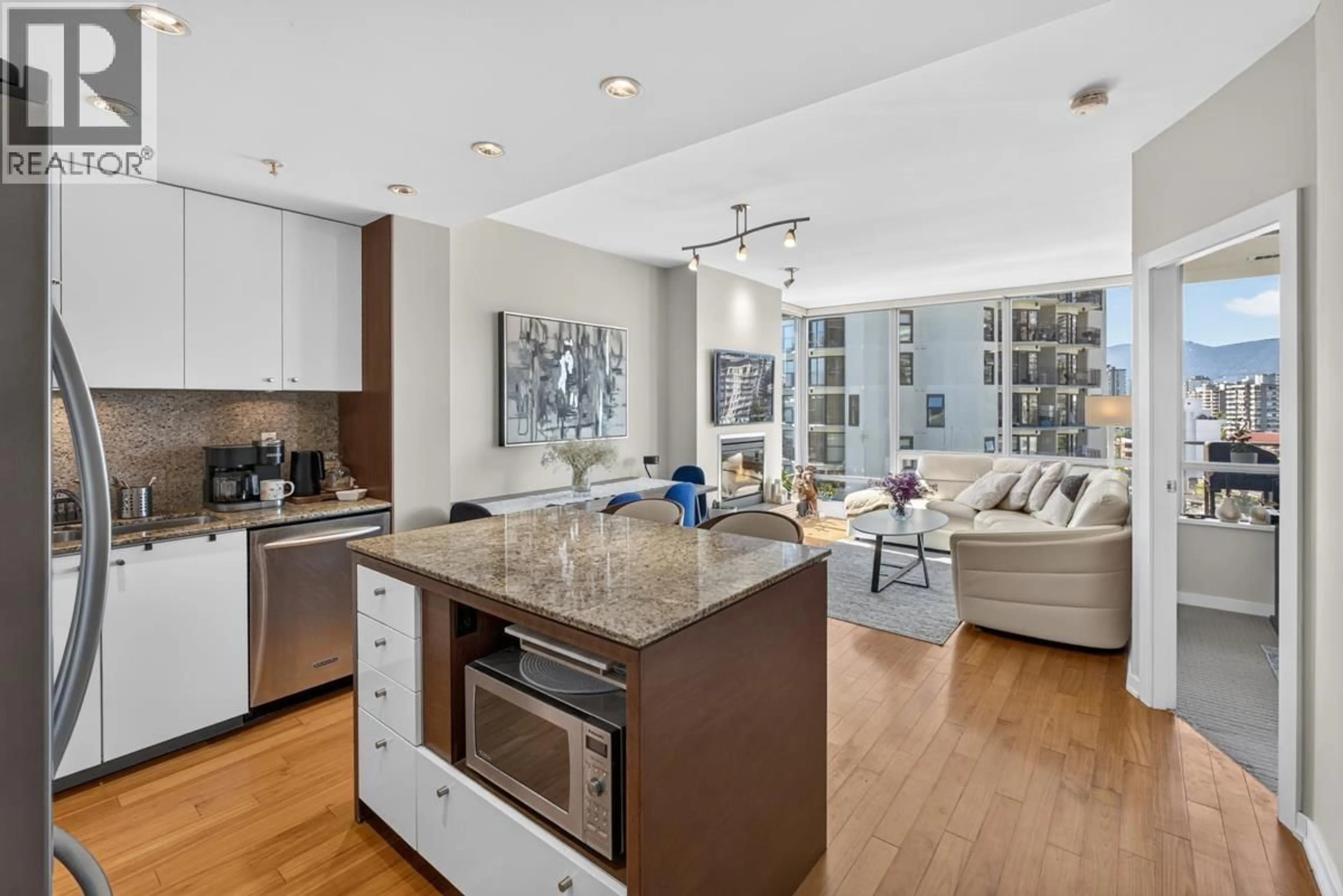 Open concept kitchen, unknown for 1505 - 1005 BEACH AVENUE, Vancouver British Columbia V6E3W2