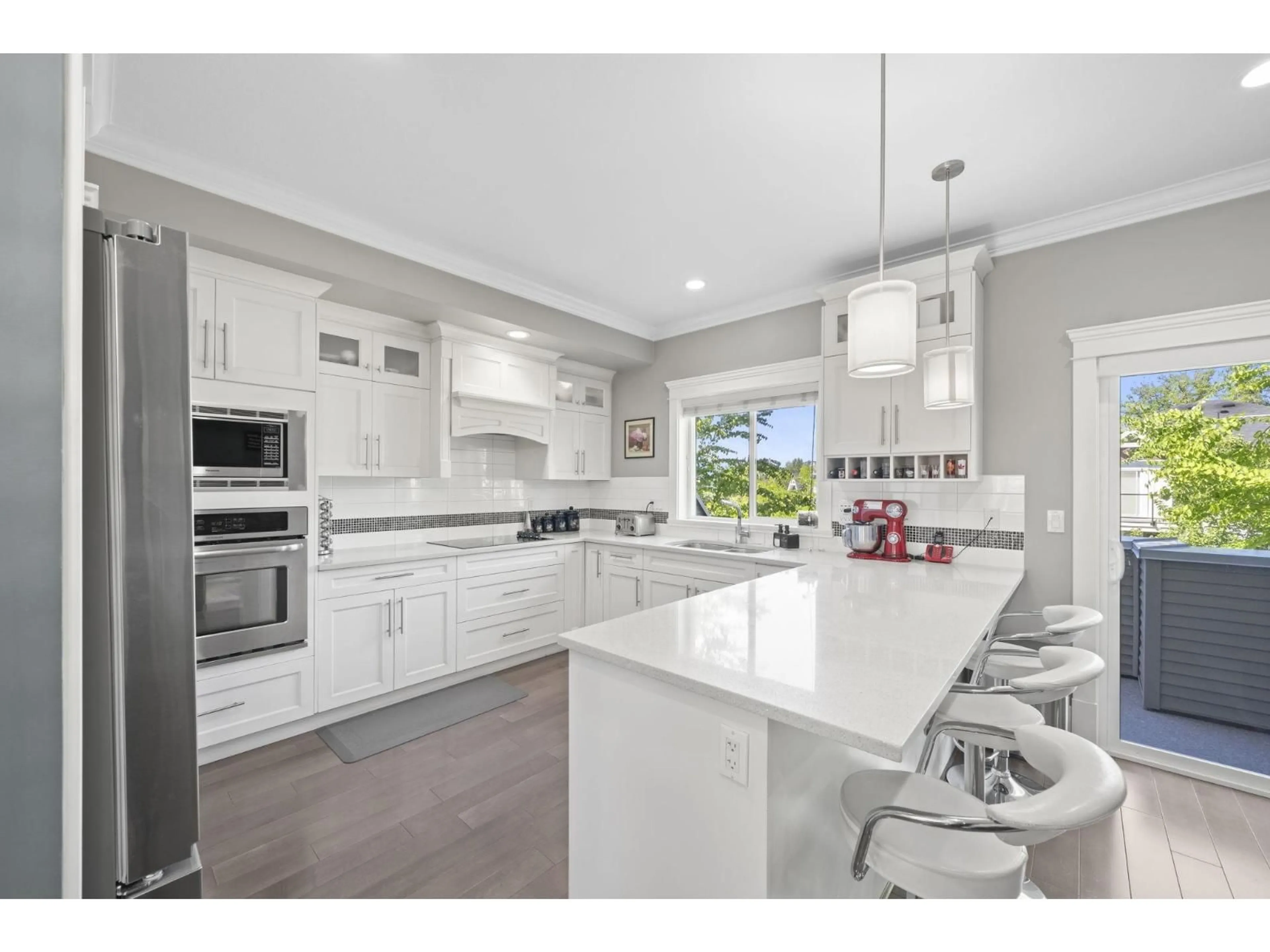 Open concept kitchen, ceramic/tile floor for 9 - 7177 179 STREET, Surrey British Columbia V3S8C5