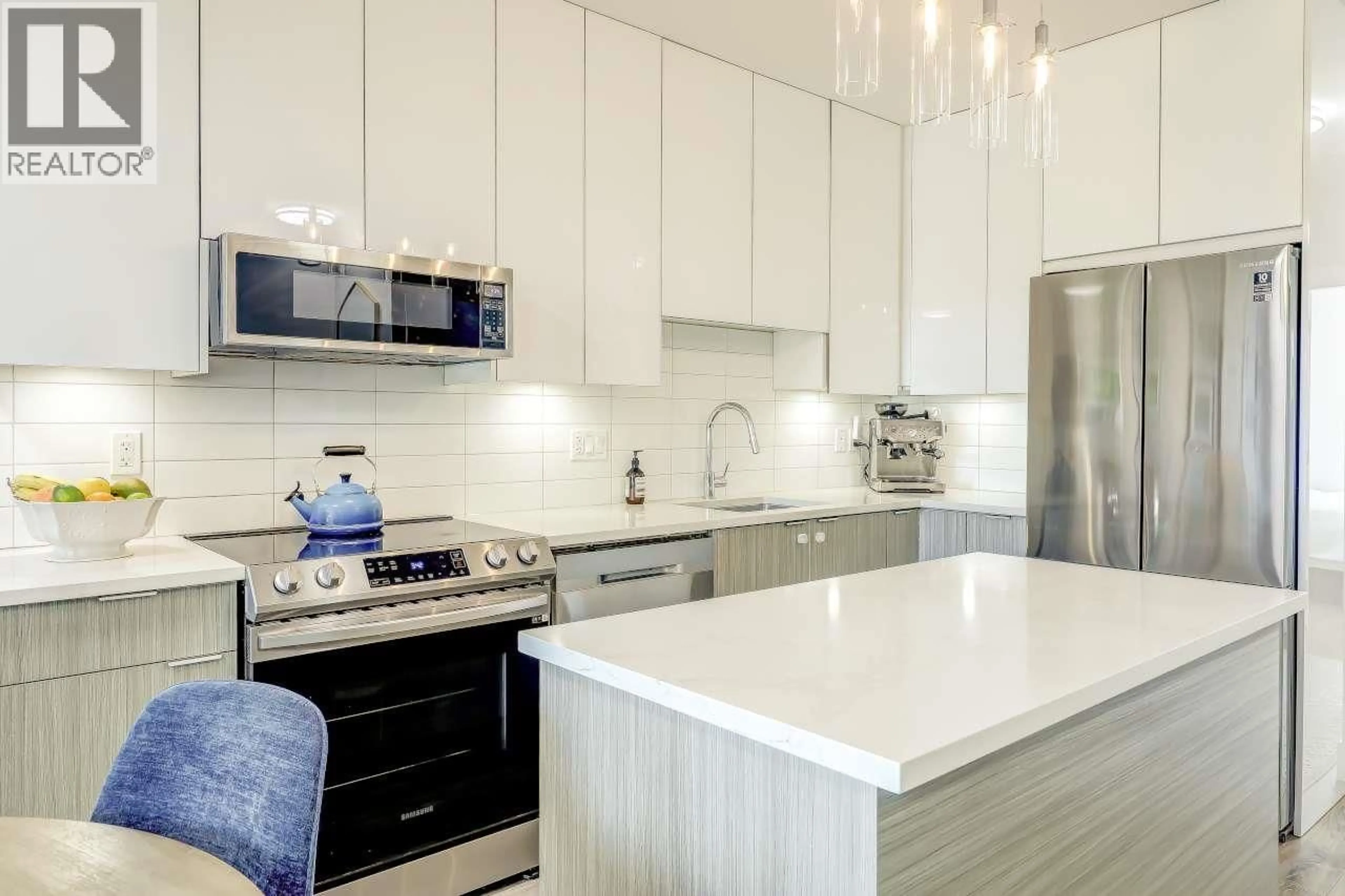 Contemporary kitchen, ceramic/tile floor for 2288 33RD AVENUE, Vancouver British Columbia V5N3G1
