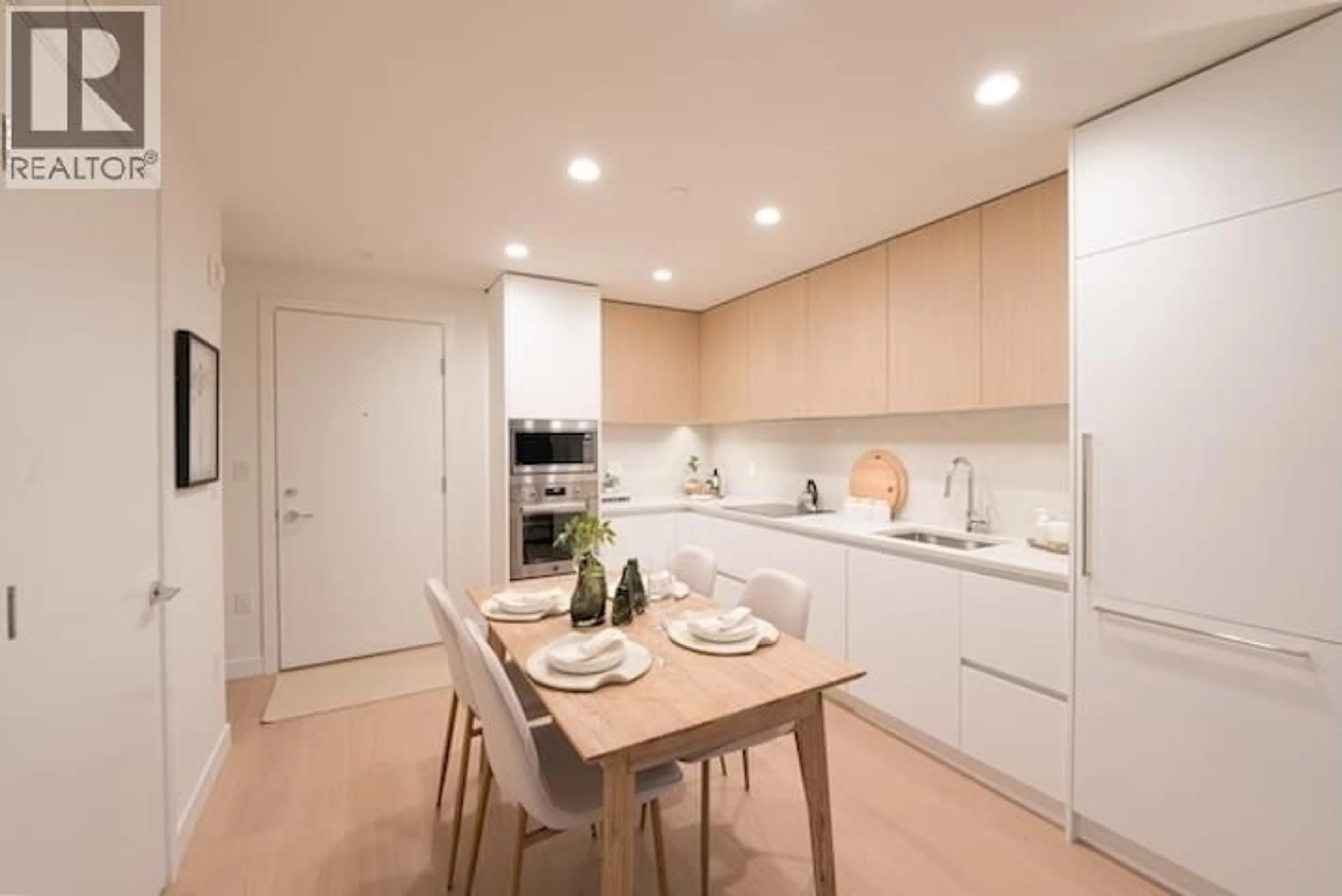 Standard kitchen, unknown for 113 - 588 HARRISON AVENUE, Coquitlam British Columbia V3J3Z6
