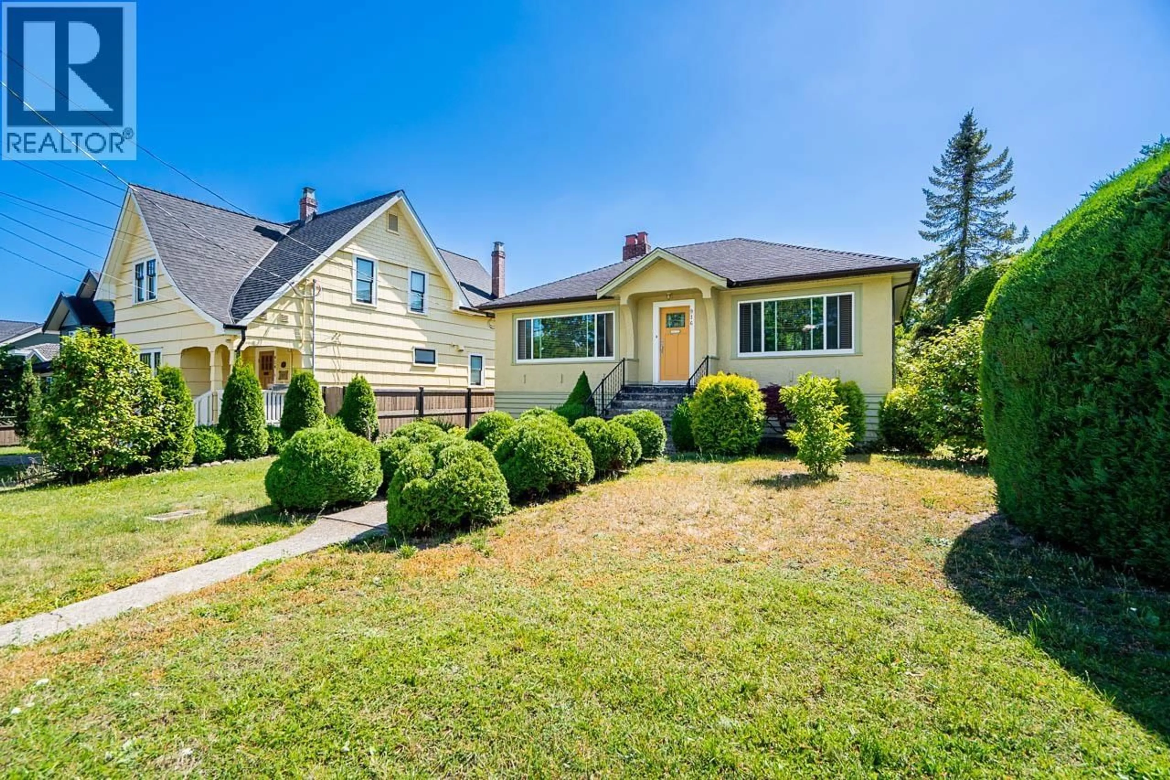 Unknown for 916 THIRTEENTH STREET, New Westminster British Columbia V3M4N1