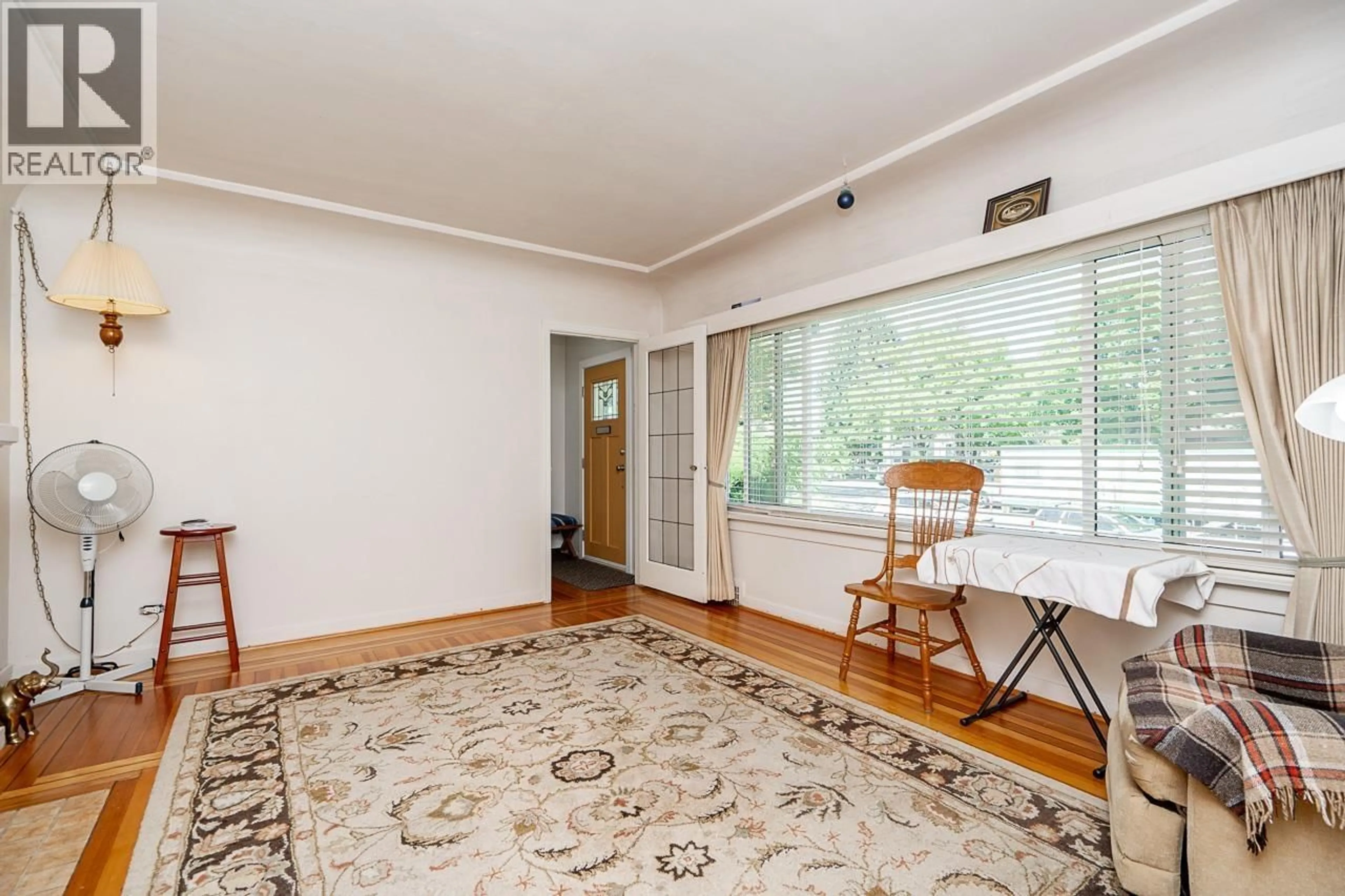 A pic of a room for 916 THIRTEENTH STREET, New Westminster British Columbia V3M4N1
