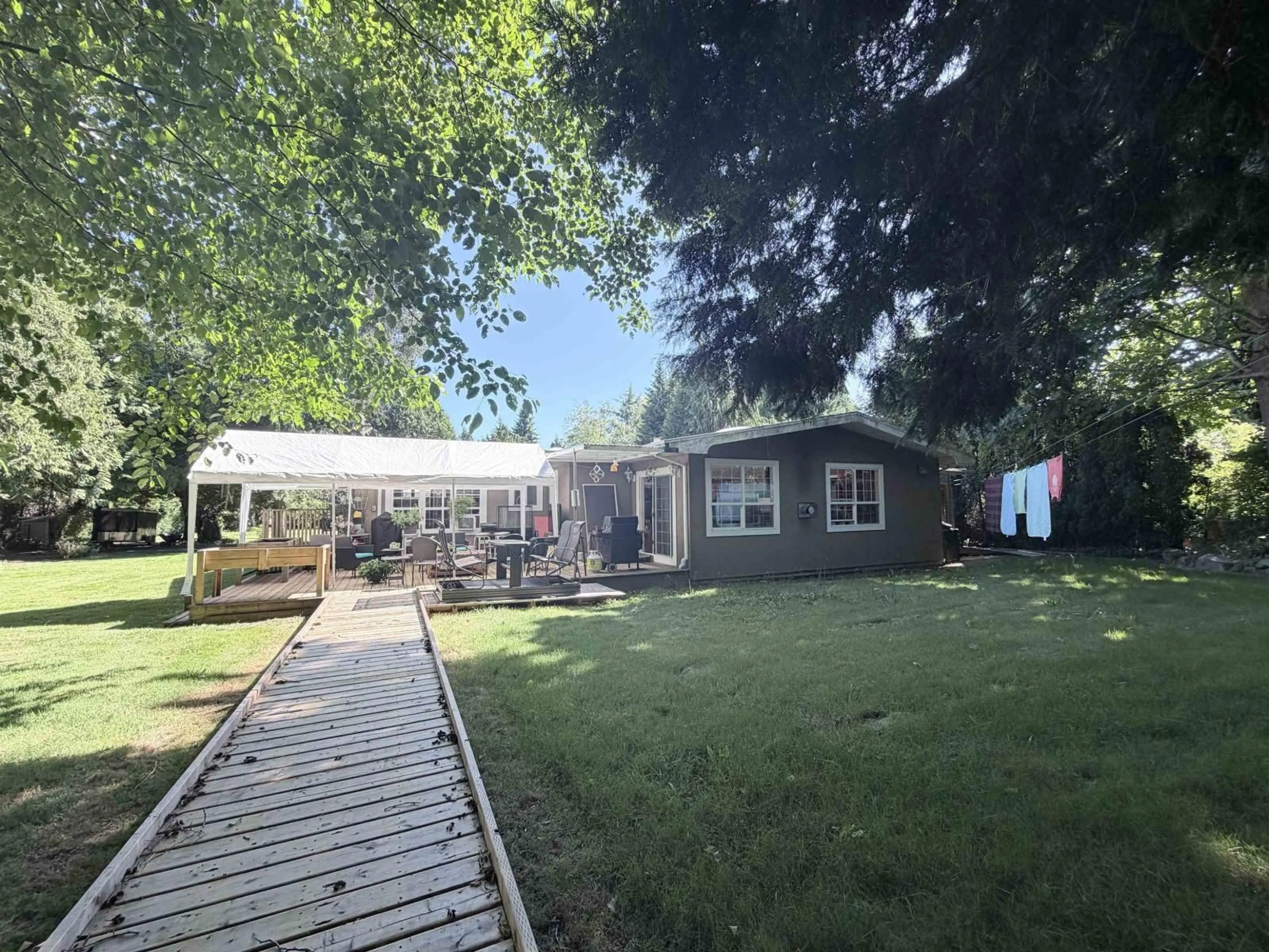 A pic from outside/outdoor area/front of a property/back of a property/a pic from drone, unknown for 2139 171 STREET, Surrey British Columbia V3Z9X6