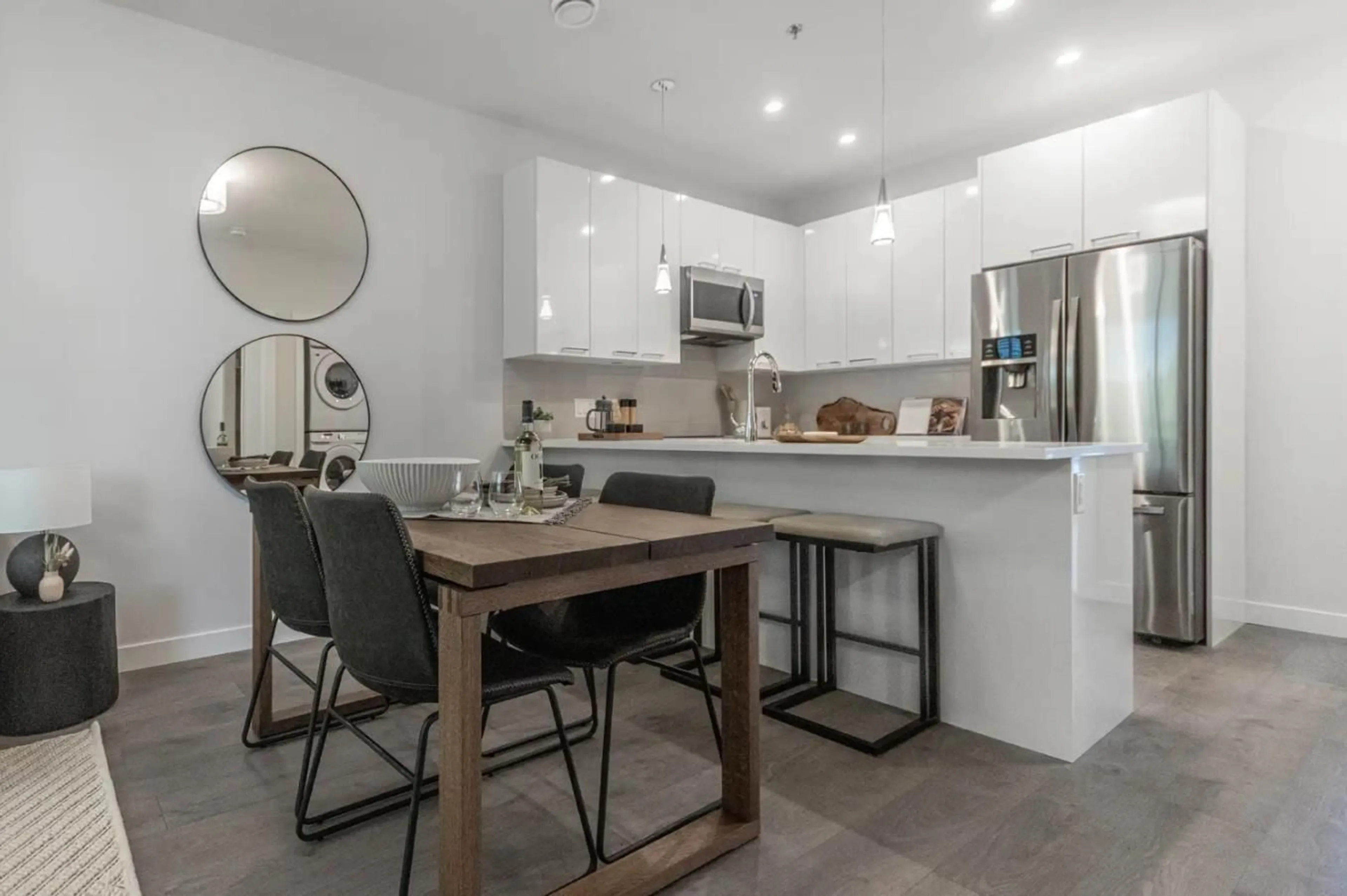 Open concept kitchen, unknown for 605 - 33281 2 AVENUE, Mission British Columbia V2V1J9