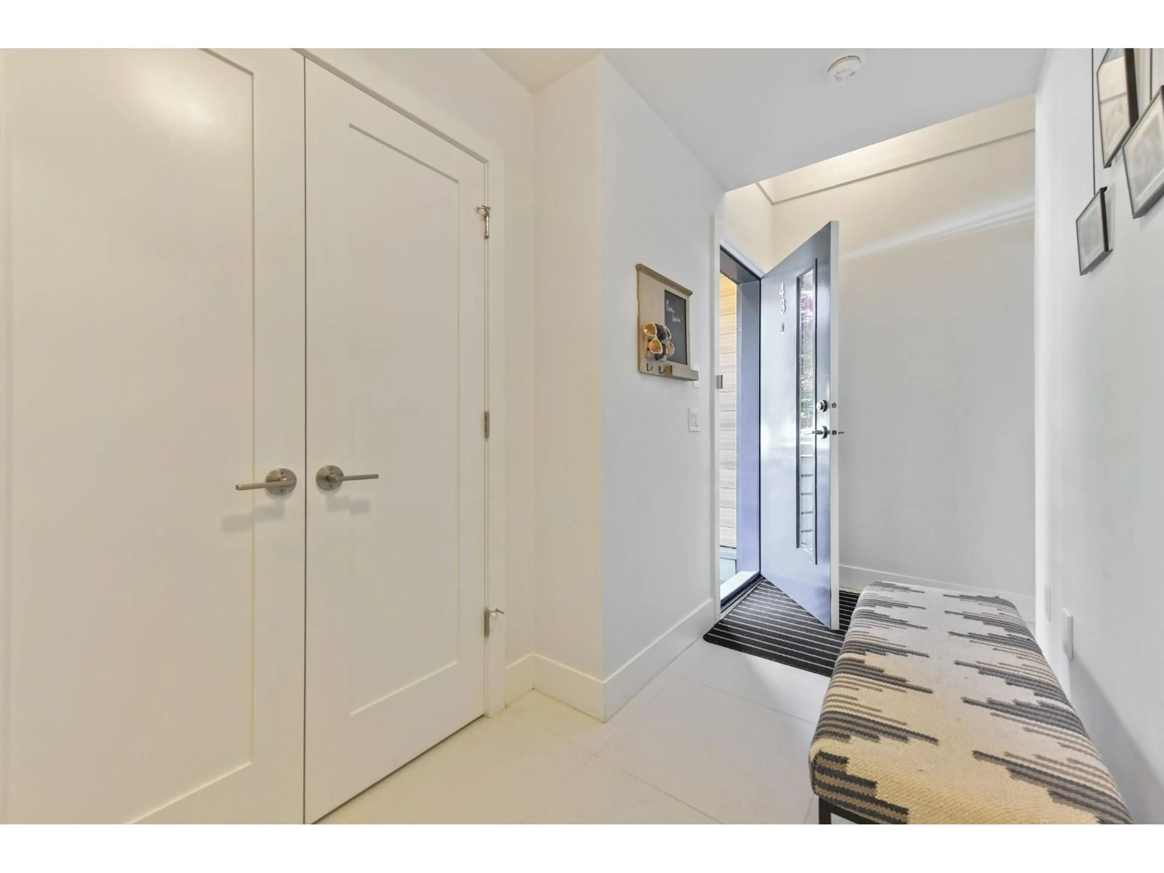 Indoor entryway for 43 - 16685 25 AVENUE, Surrey British Columbia V3Z0Z4