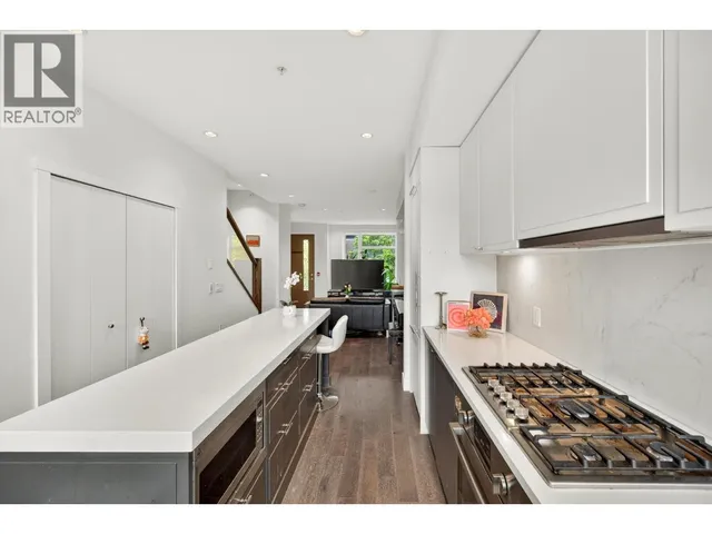 7601 YUKON STREET, Vancouver 3
