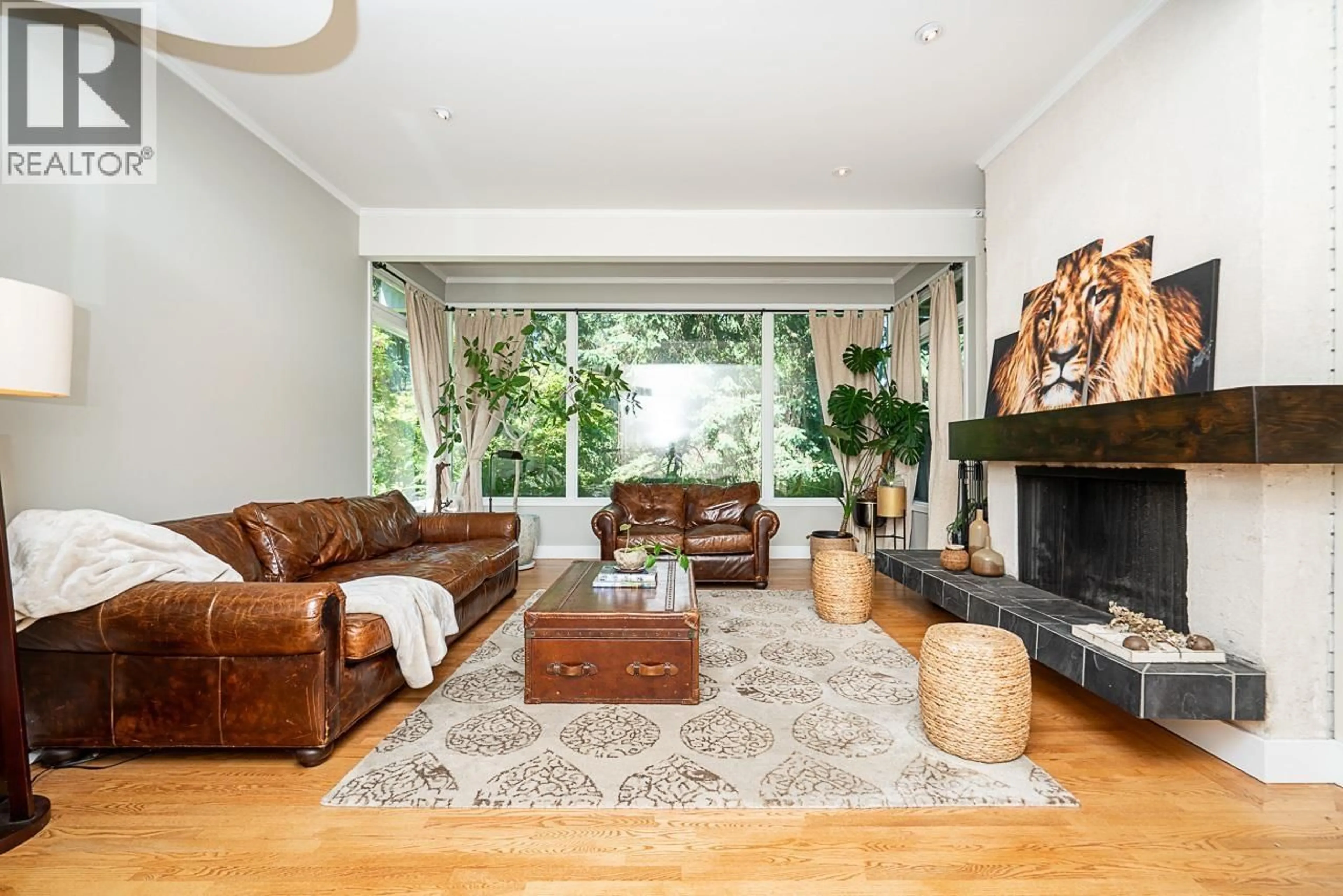 Living room with furniture, unknown for 3841 BAYRIDGE AVENUE, West Vancouver British Columbia V7V3J3
