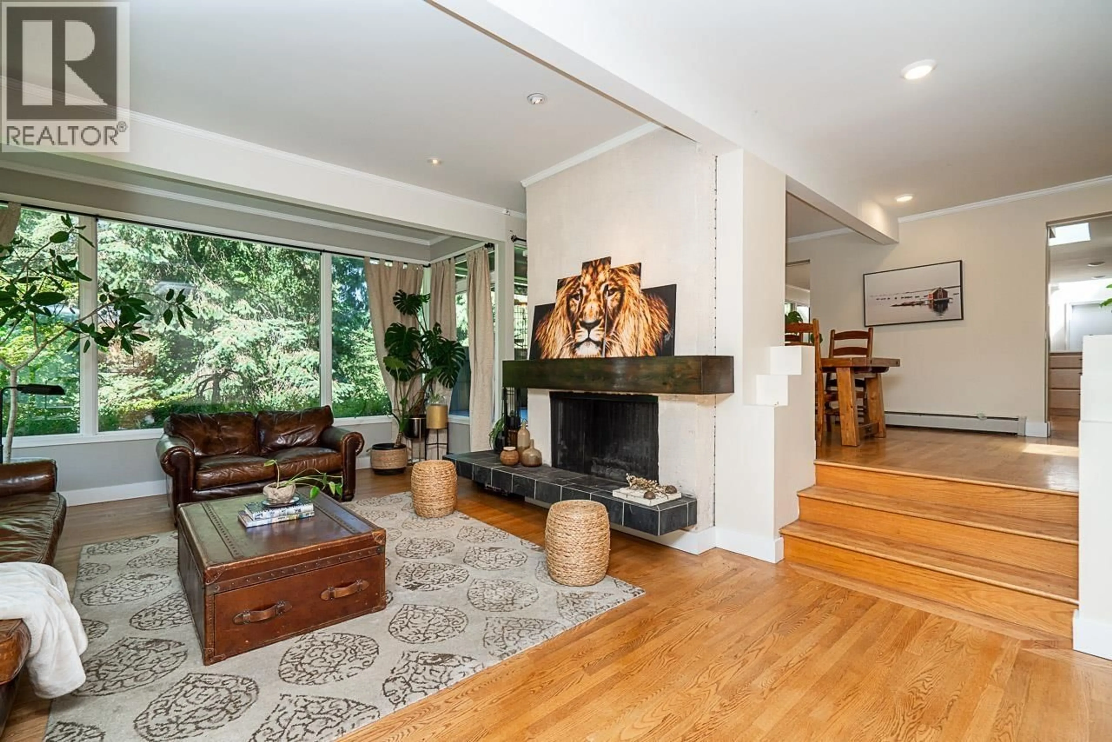 Living room with furniture, unknown for 3841 BAYRIDGE AVENUE, West Vancouver British Columbia V7V3J3