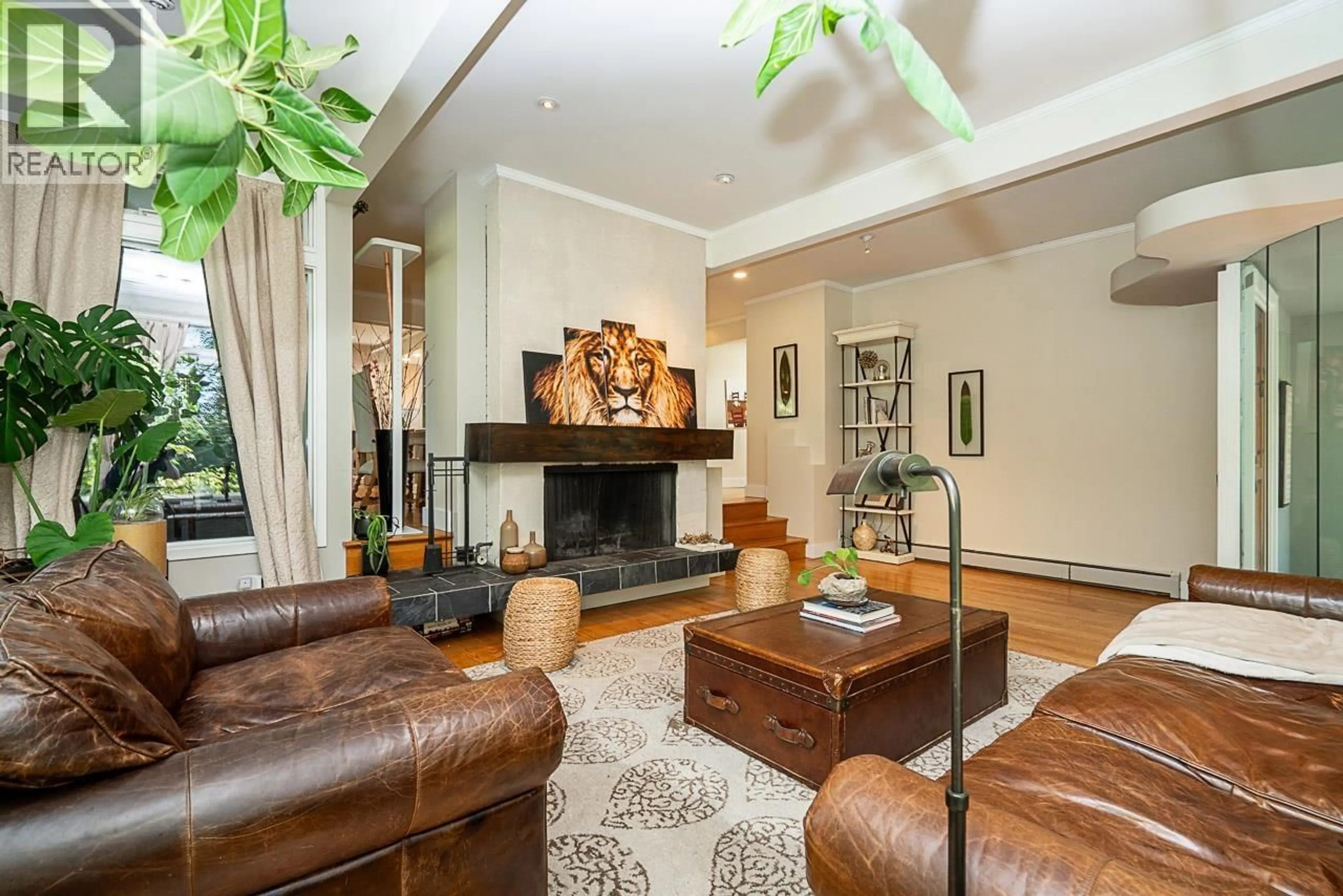 Living room with furniture, unknown for 3841 BAYRIDGE AVENUE, West Vancouver British Columbia V7V3J3